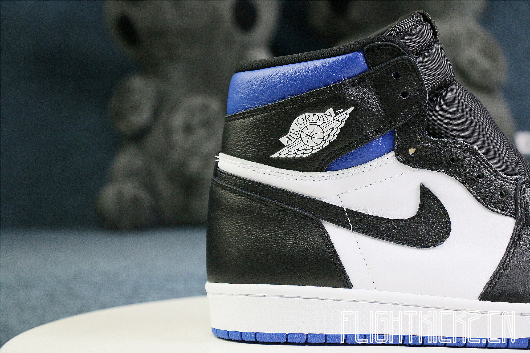 AIR JORDAN 1 Retro Royal Toe 2020