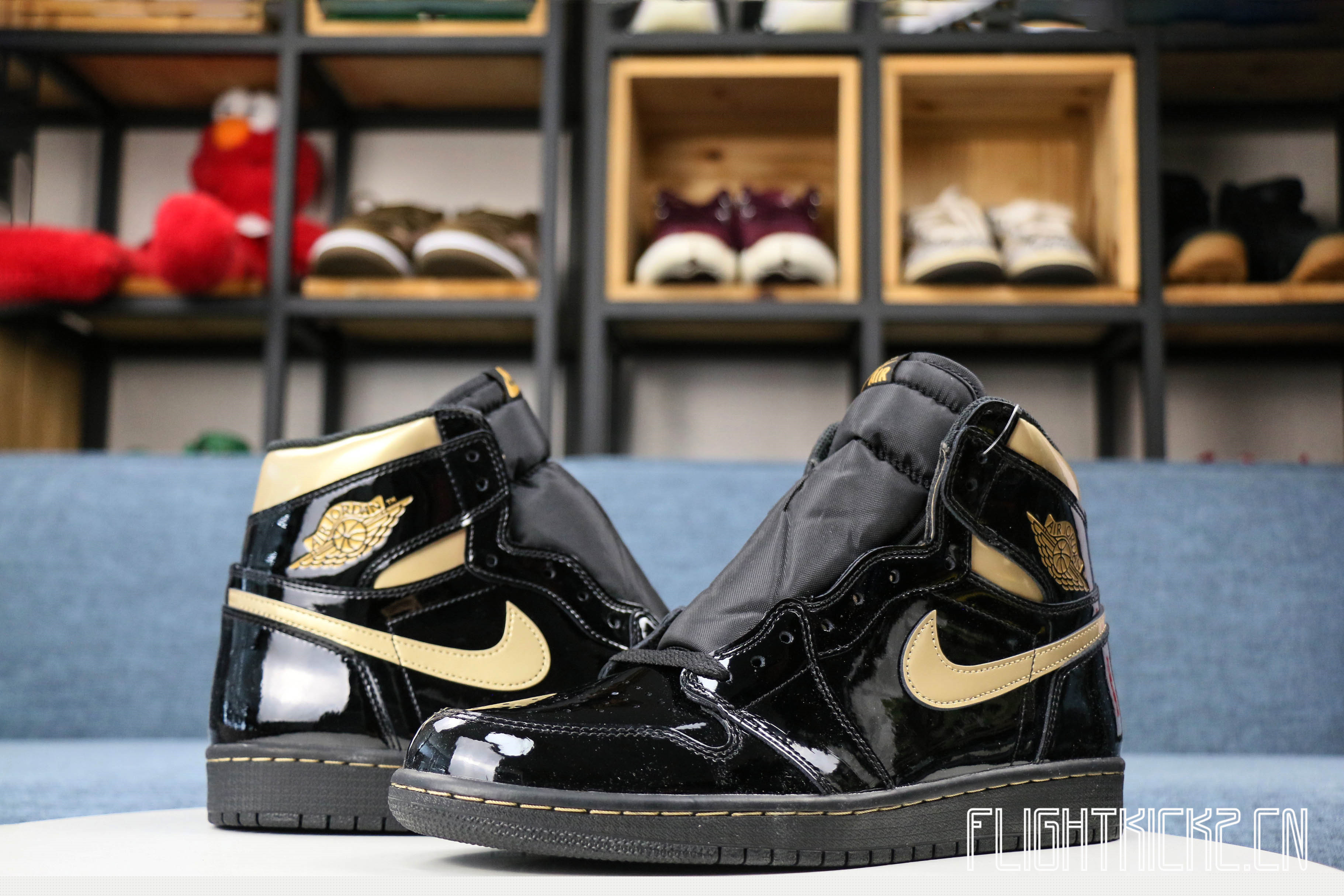 Air Jordan 1 Retro High OG in Black/Metallic Gold 2020