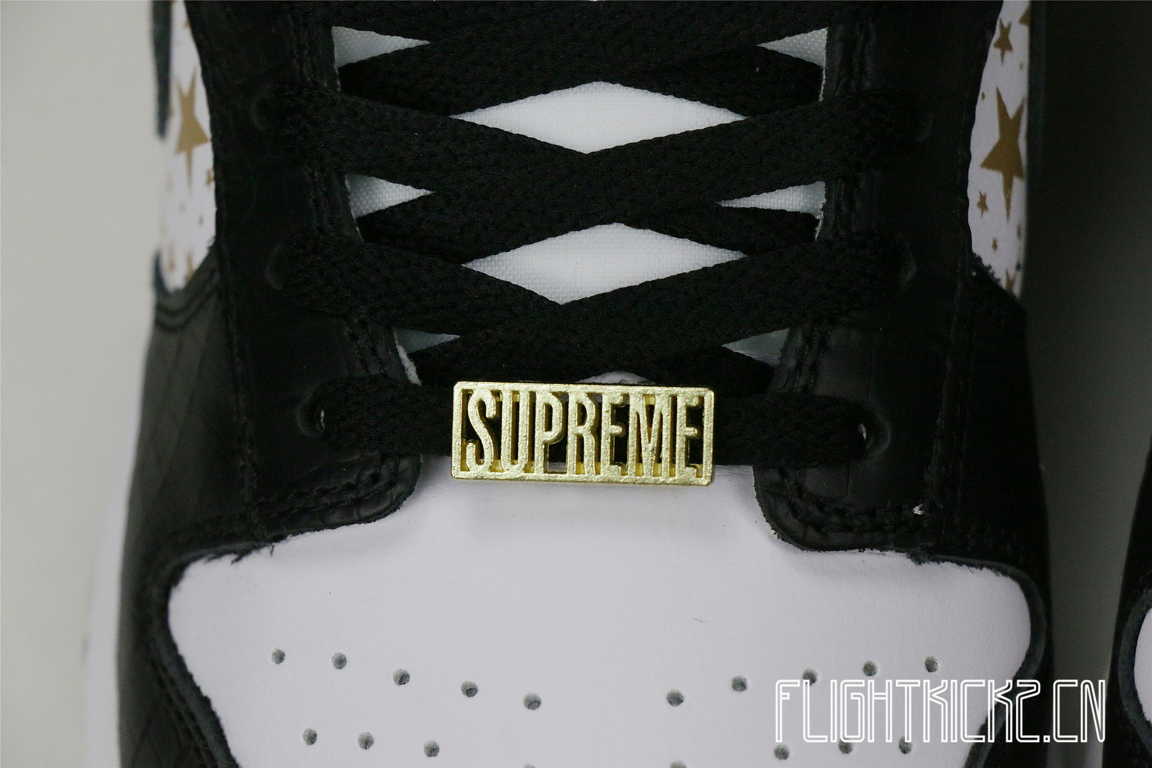 Nike SB Dunk Low Supreme Black