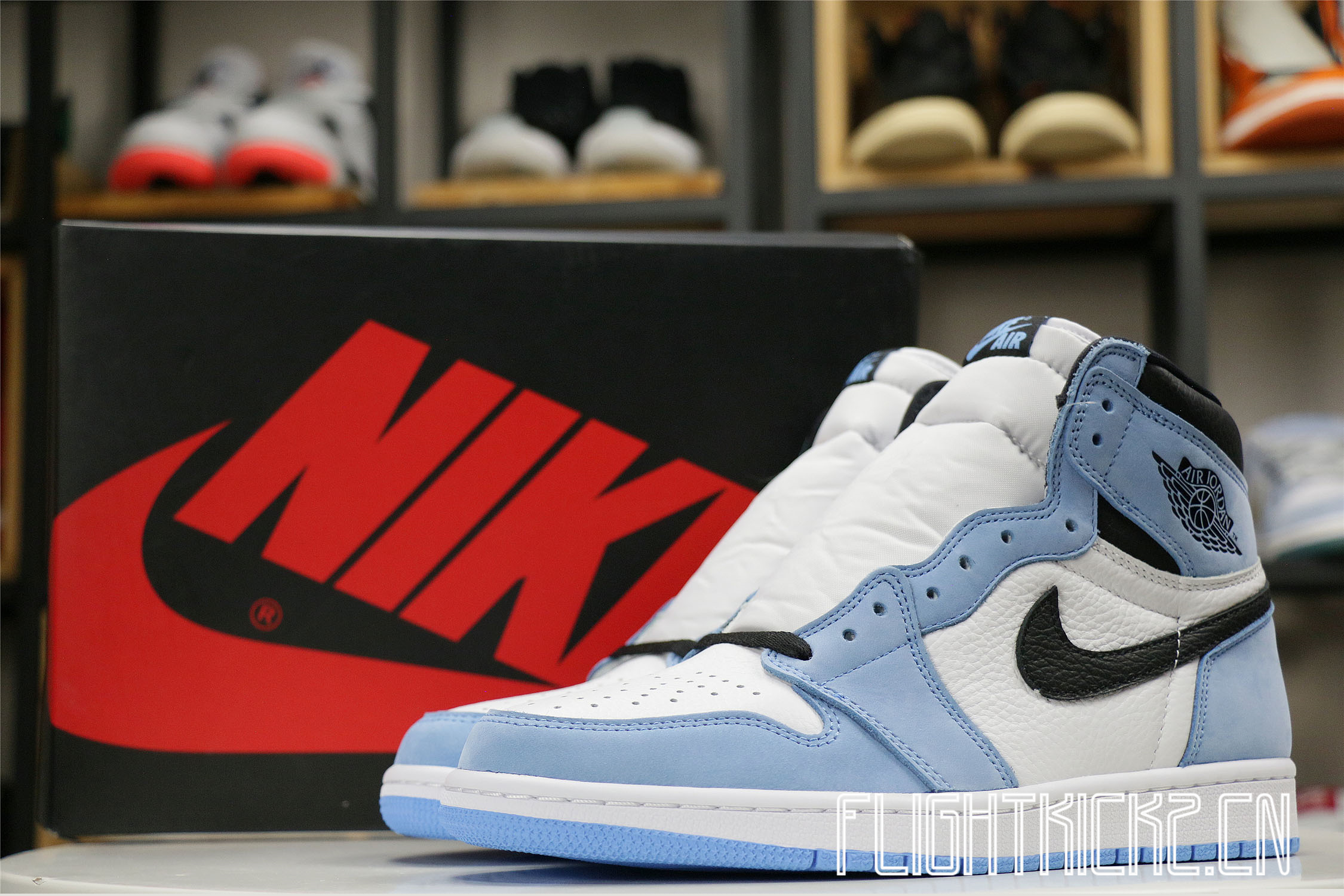 Jordan 1 Retro High White University Blue Black