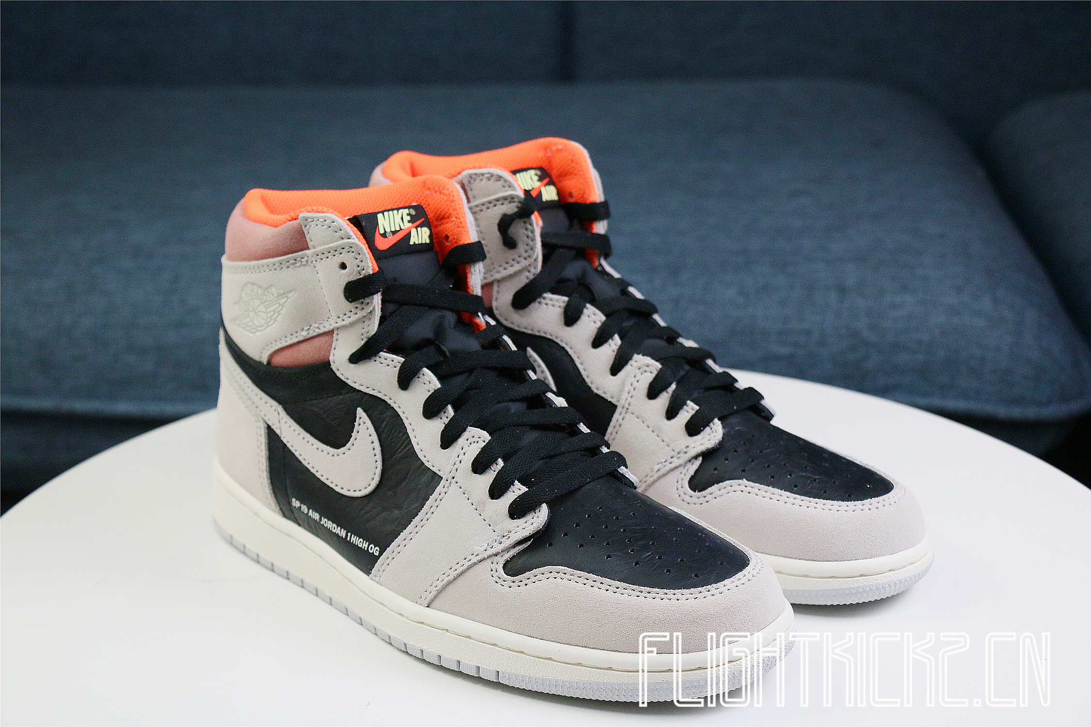 Air Jordan 1 Retro High OG Grey Crimson 2019