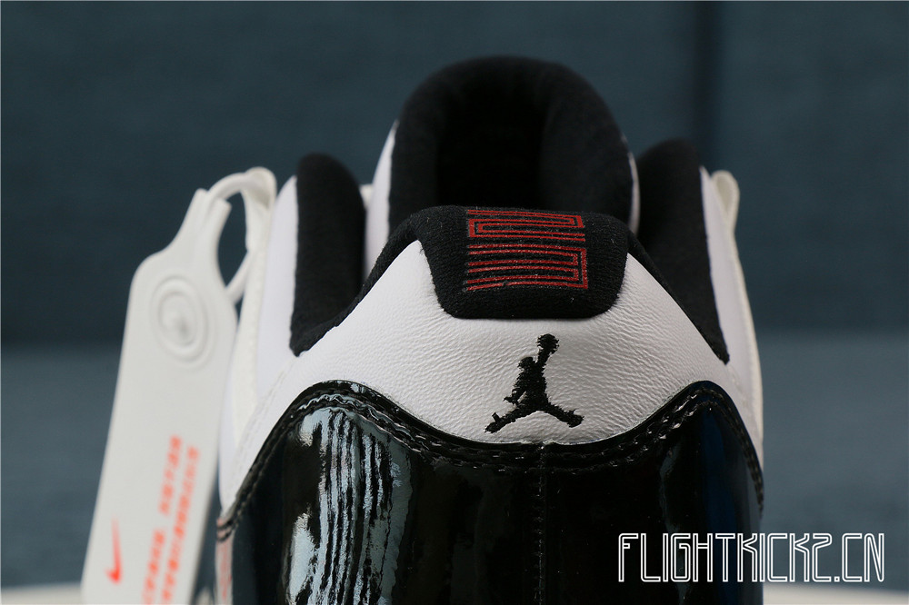 Air Jordan 11 Retro Low Concord Bred