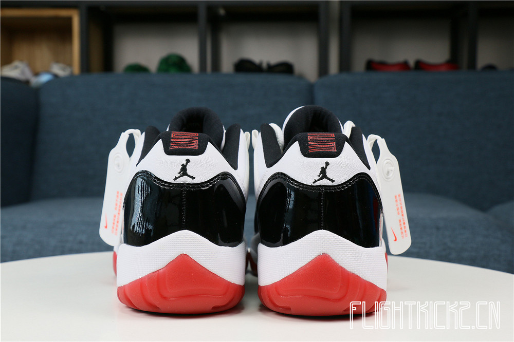 Air Jordan 11 Retro Low Concord Bred