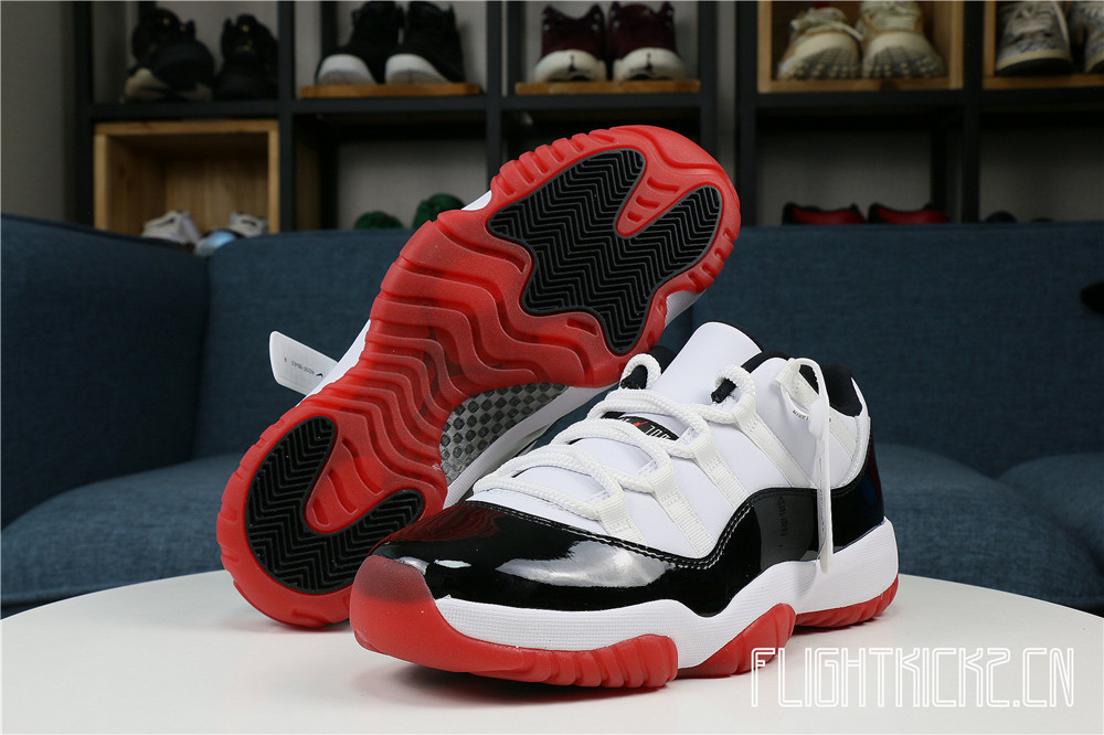 Air Jordan 11 Retro Low Concord Bred
