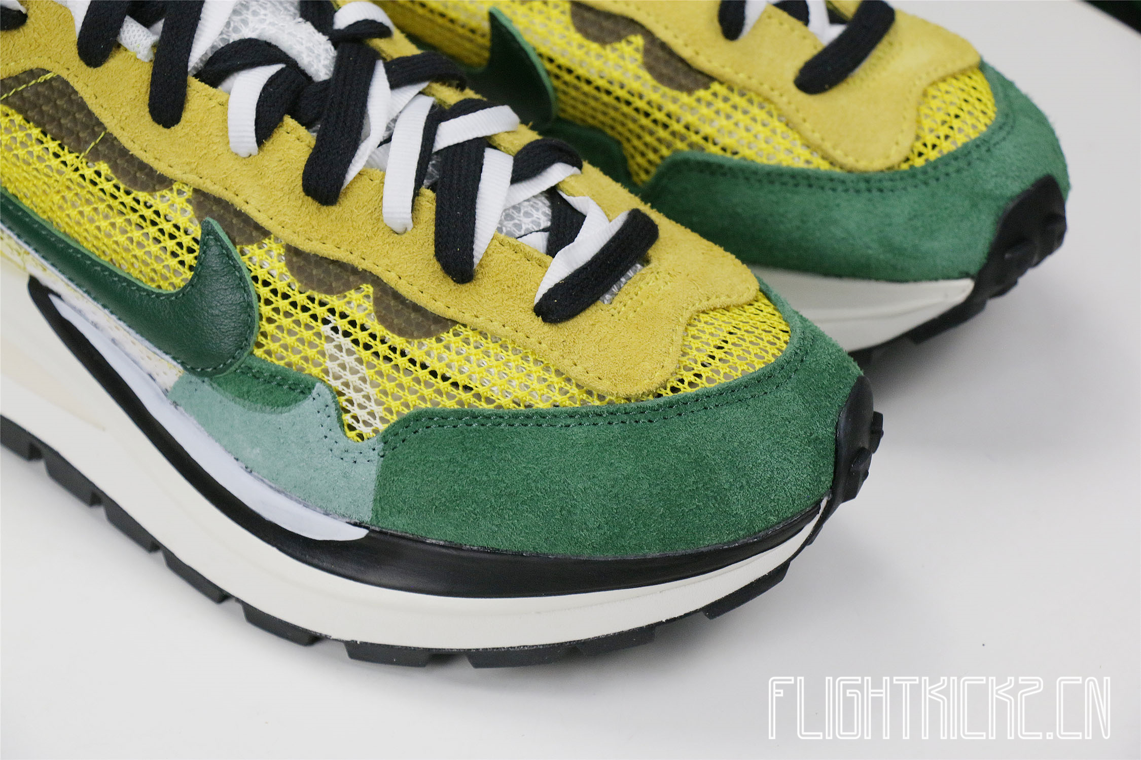 Nike Vaporwaffle sacai Tour Yellow Stadium Green (LN5 A1)