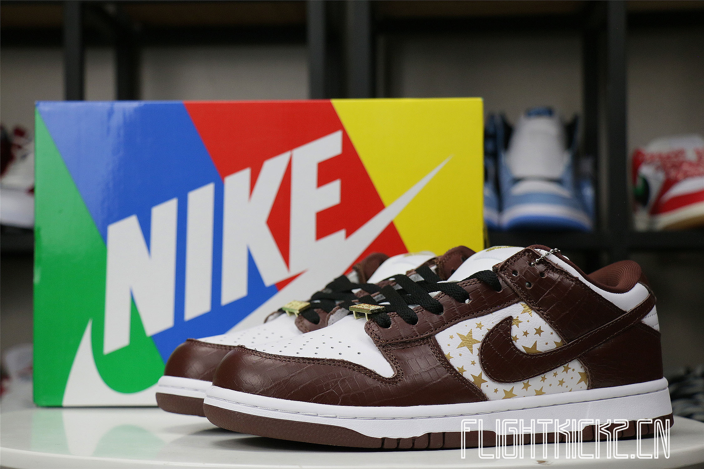 Nike SB Dunk Low Supreme Barkroot Brown