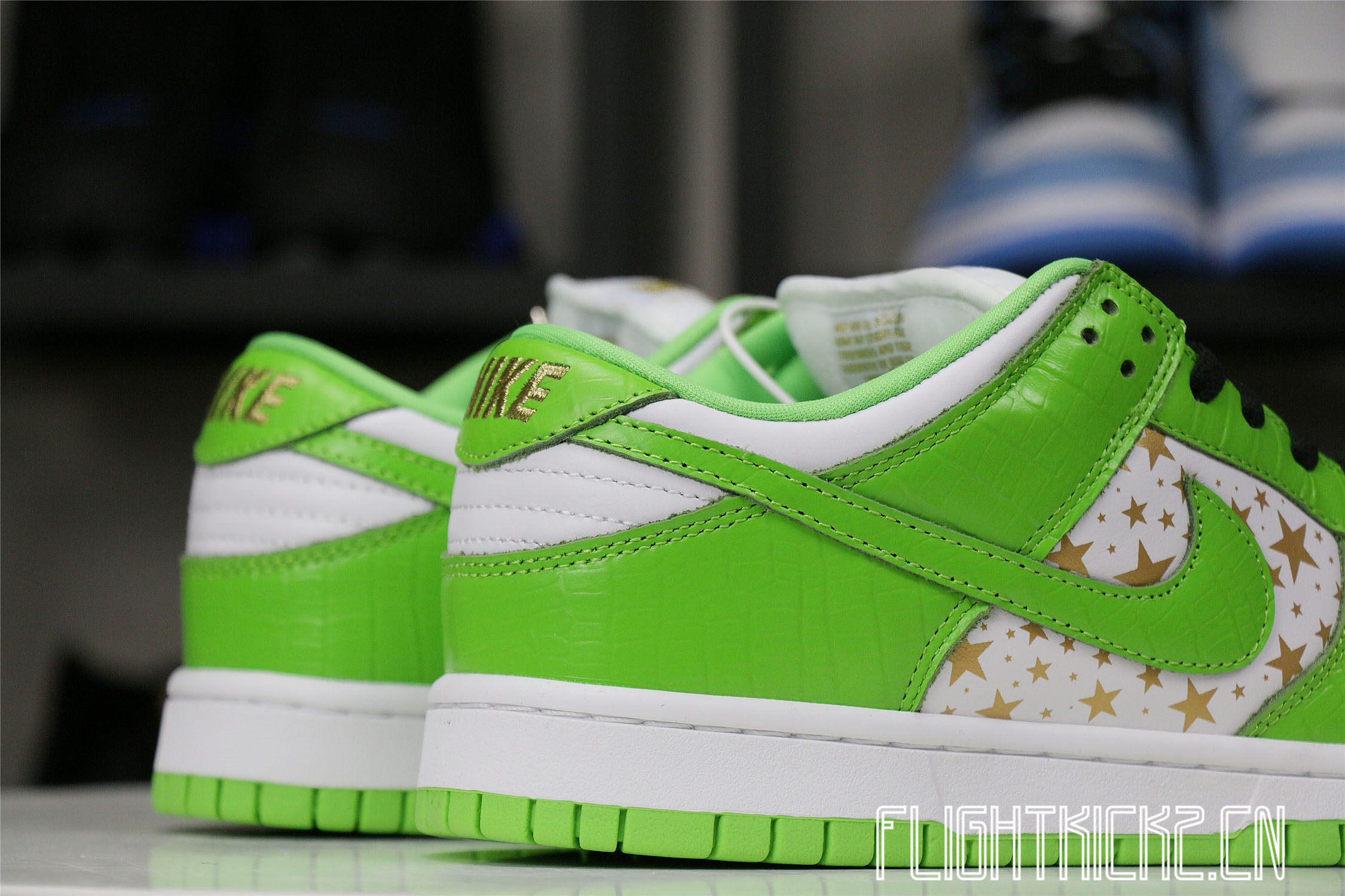 Nike SB Dunk Low Supreme Mean Grean
