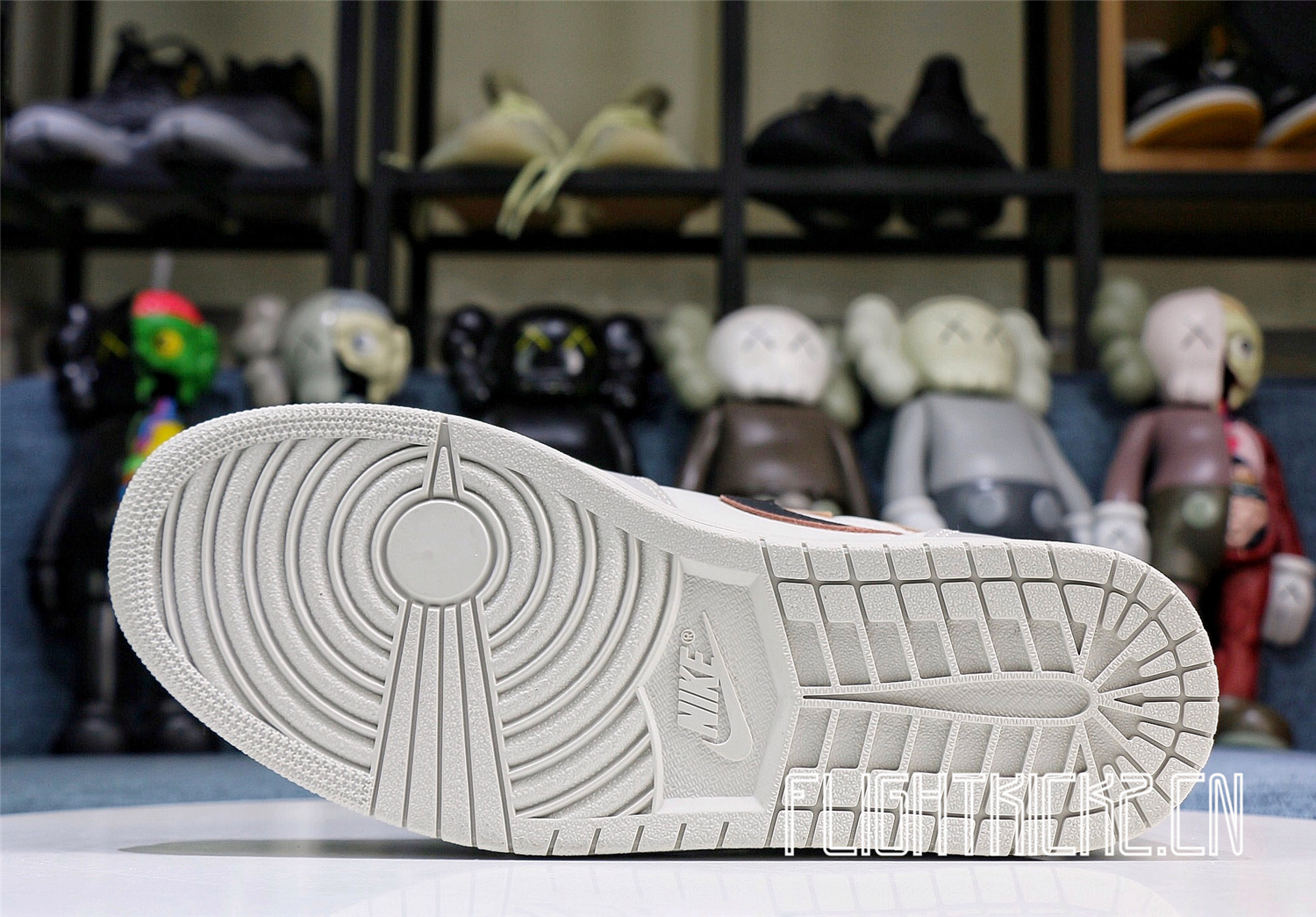 Jordan 1 Retro High OG Defiant SB NYC to Paris