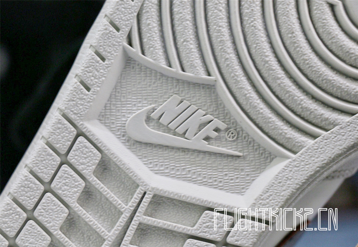 Jordan 1 Retro High OG Defiant SB NYC to Paris