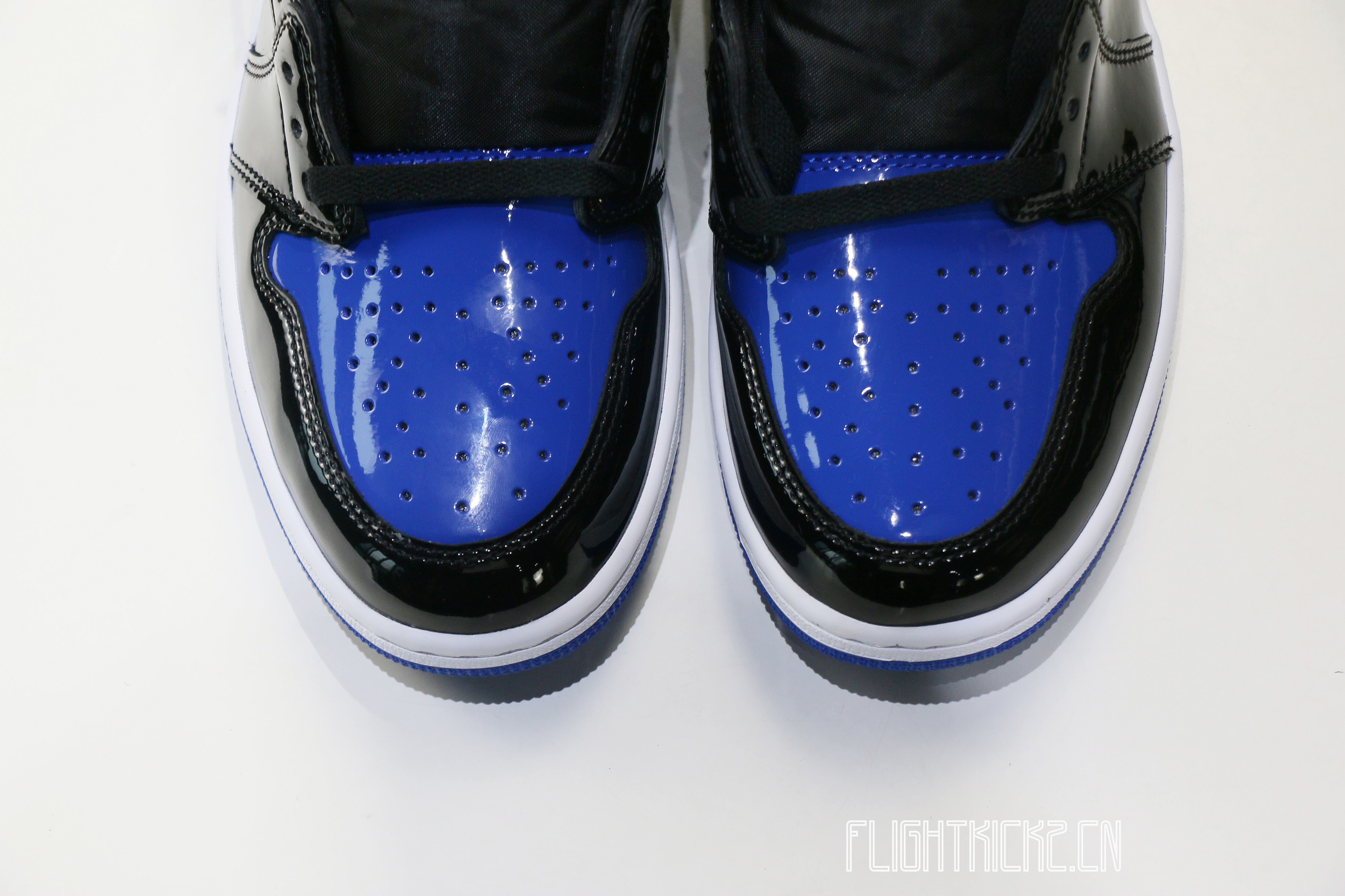 Air Jordan 1 High OG “Patent Royal”