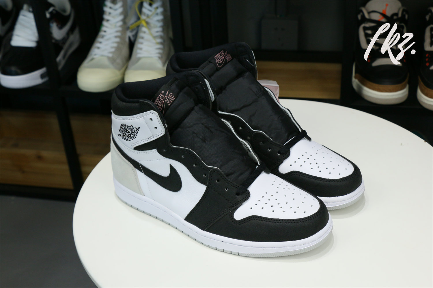 Air Jordan 1 Retro High OG Bleached Coral 2021