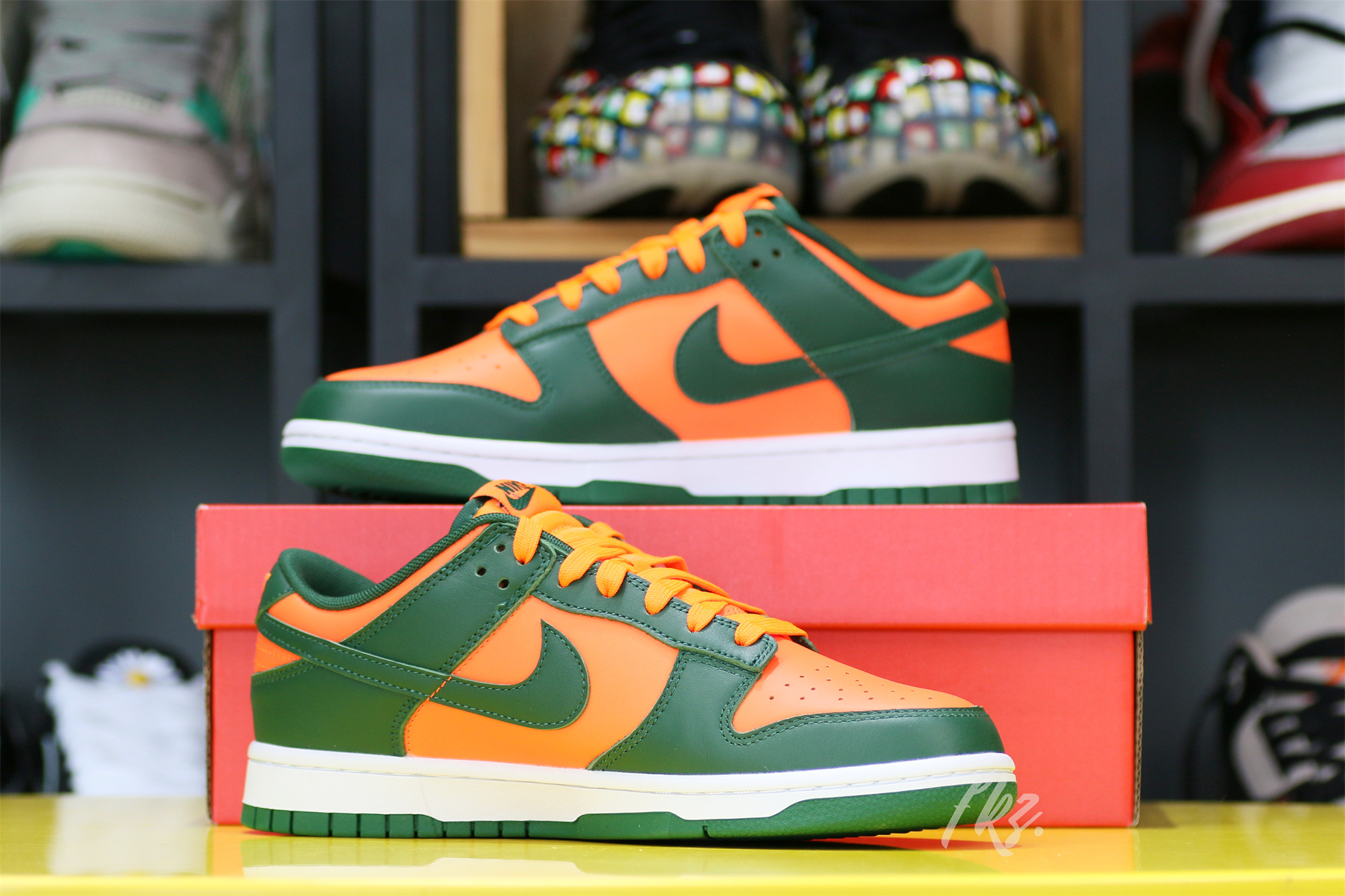 Nike Dunk Low “Miami Hurricanes”