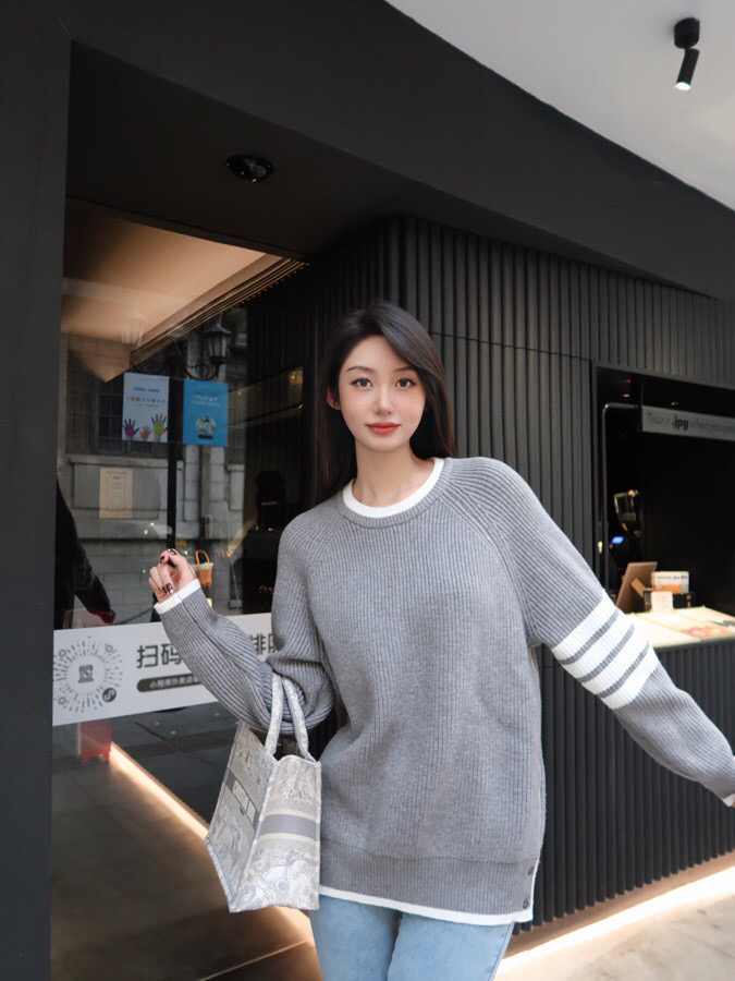 ThomBrowne New Season 22Ss Four-Stripe Pullover Long Sleeve Crewneck Sweater