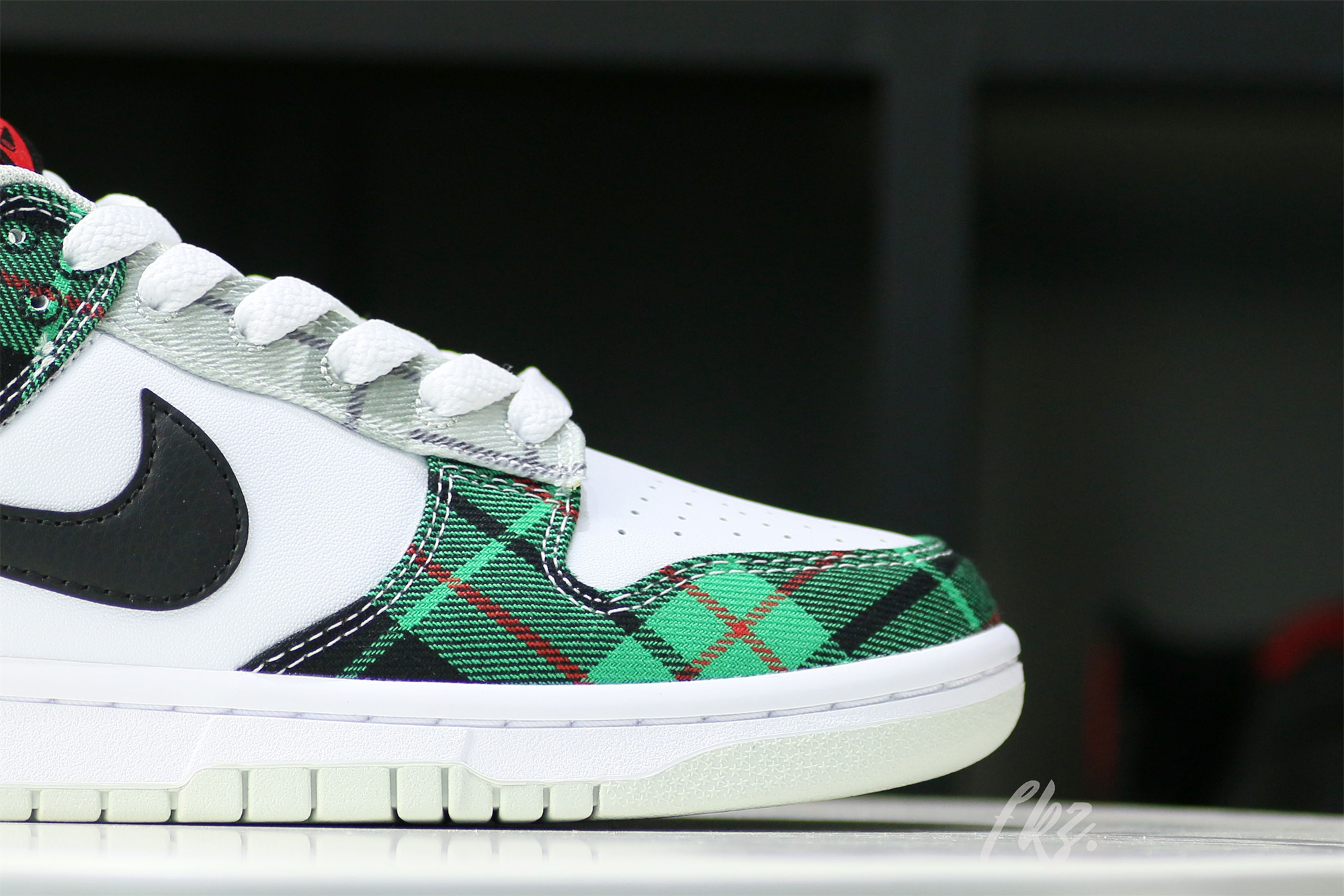 Nike Dunk Low Plaid