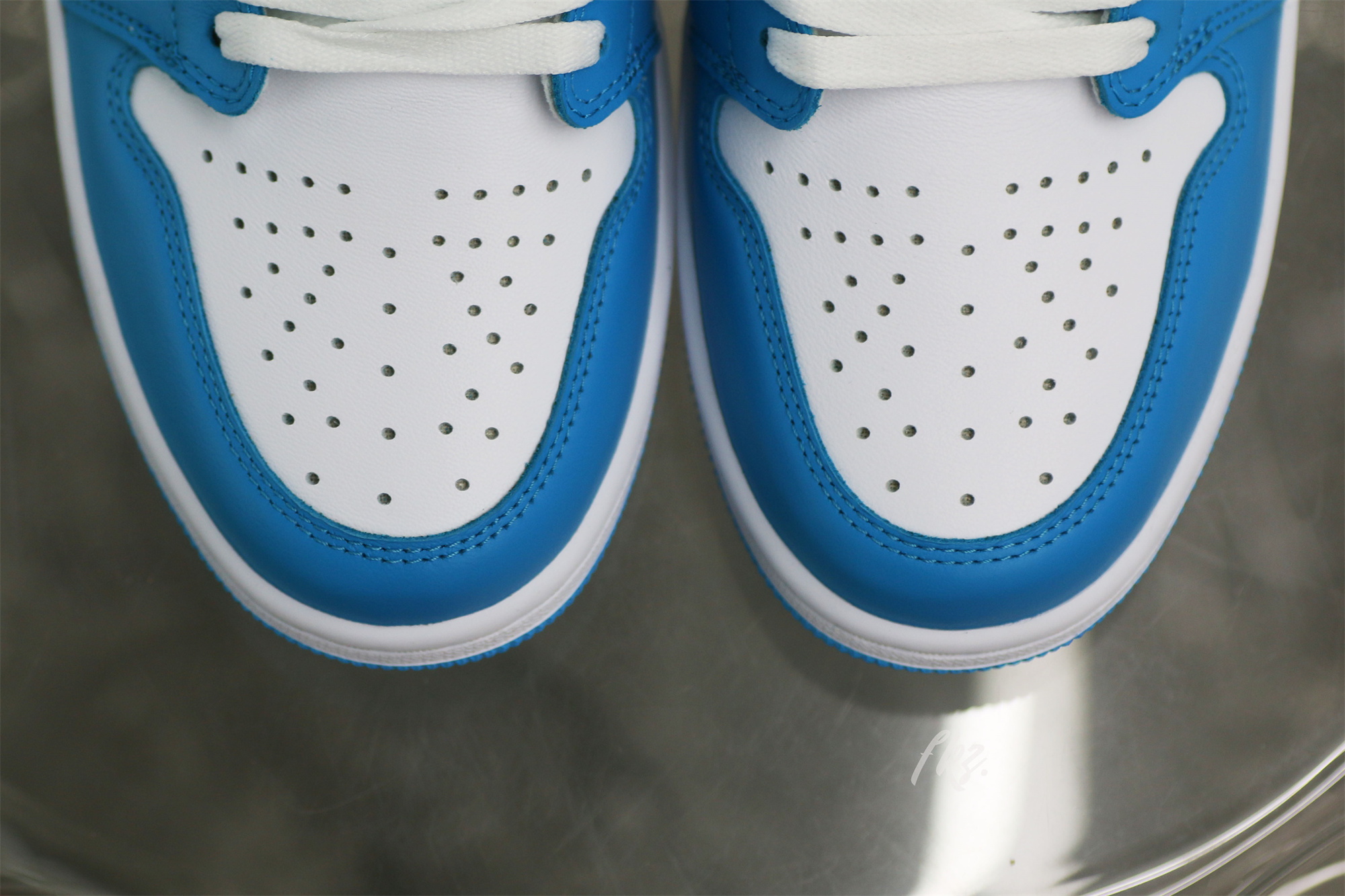 Jordan 1 Low SB University Blue UNC 2019