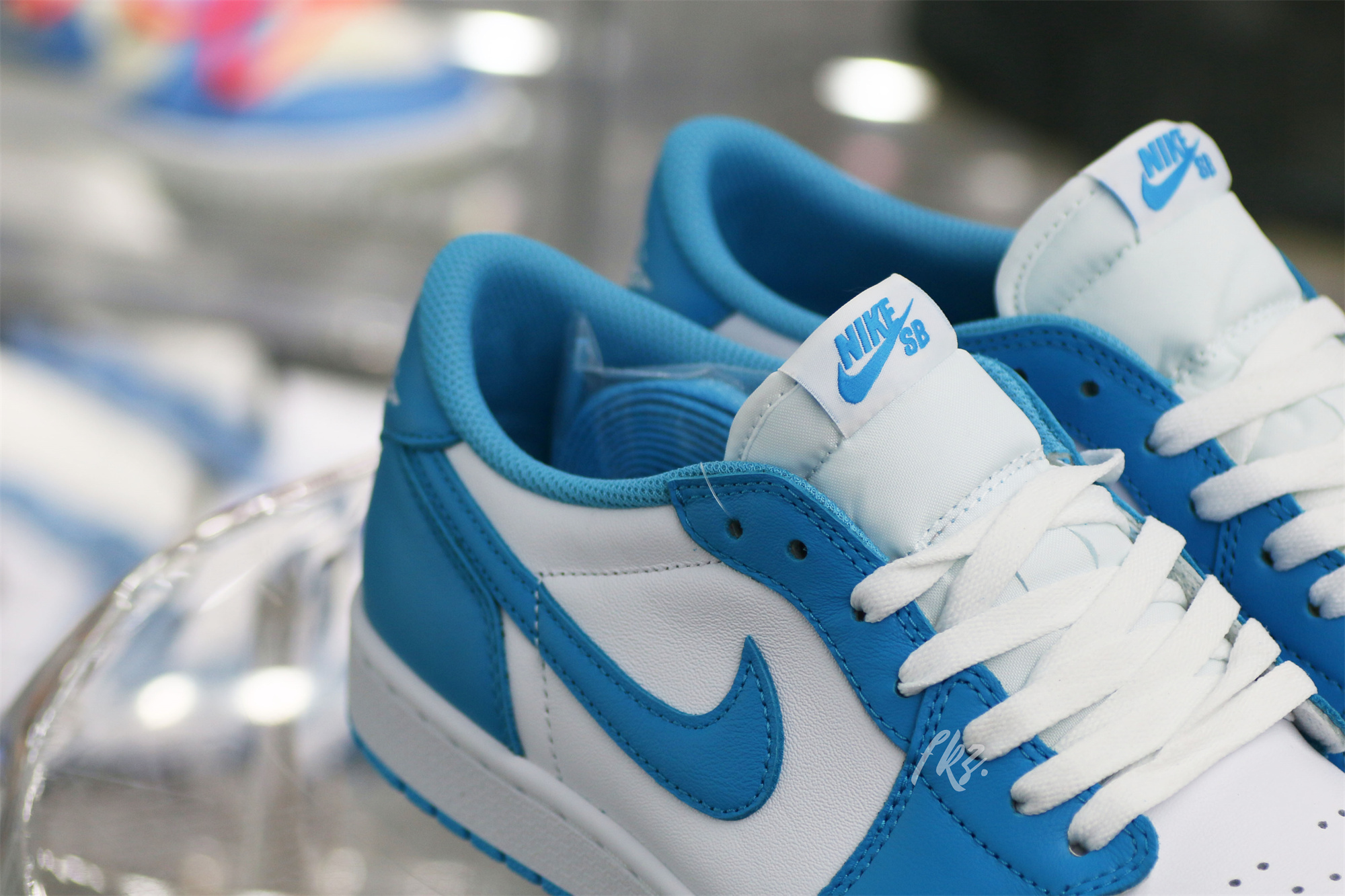 Jordan 1 Low SB University Blue UNC 2019