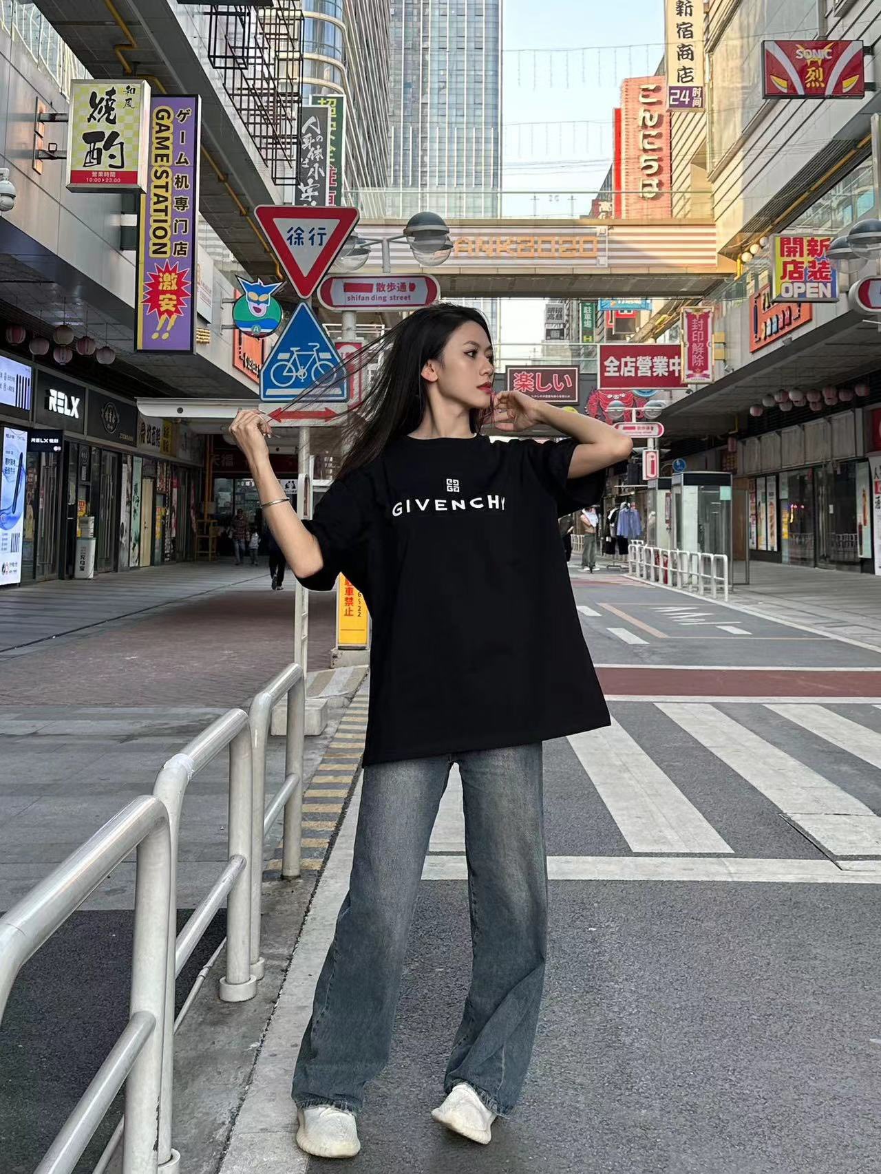 G5C 23SS Chest Flocked Logo Short Sleeve T-Shirt