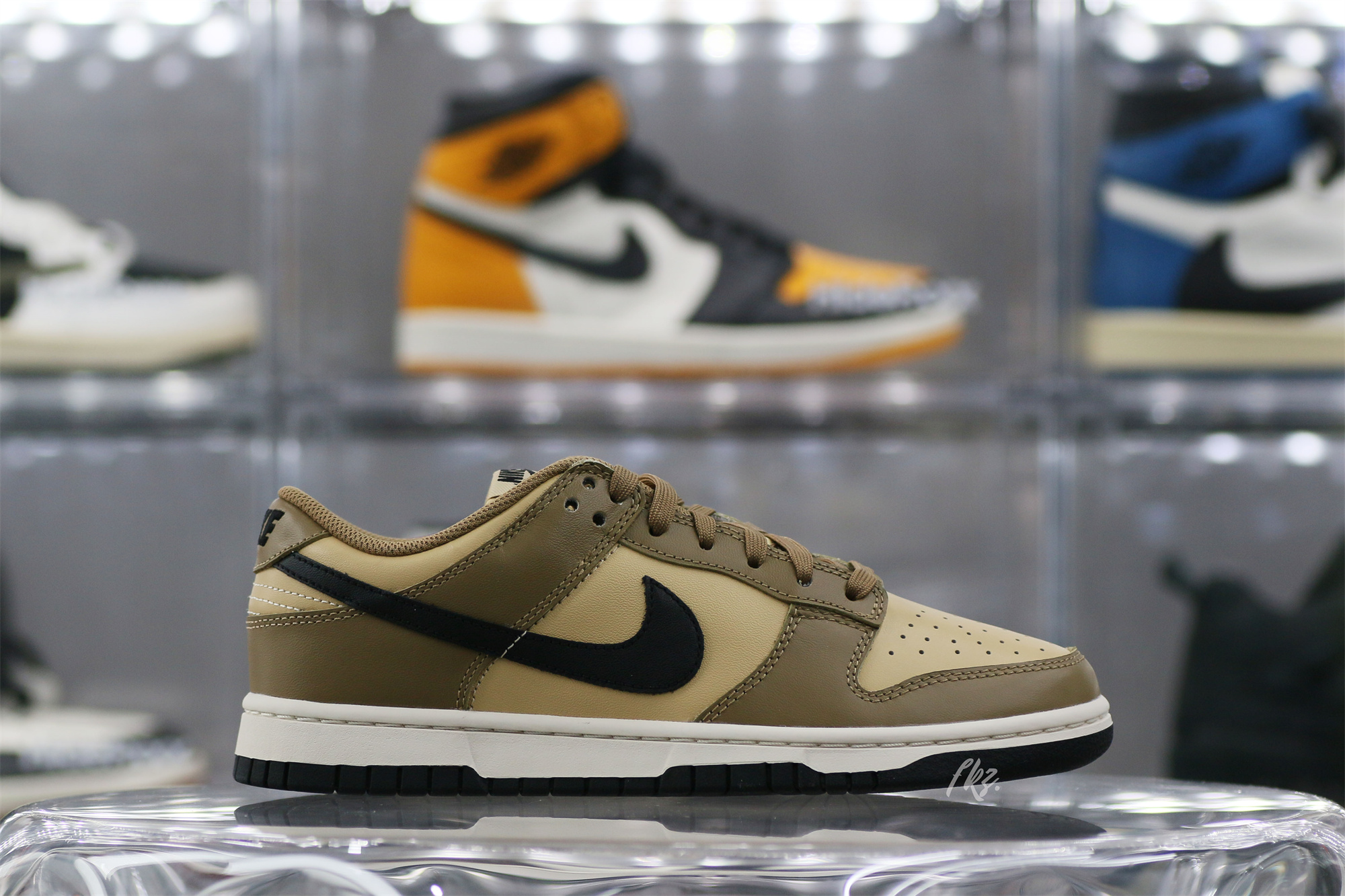 Nike Dunk Low Dark Driftwood (W)