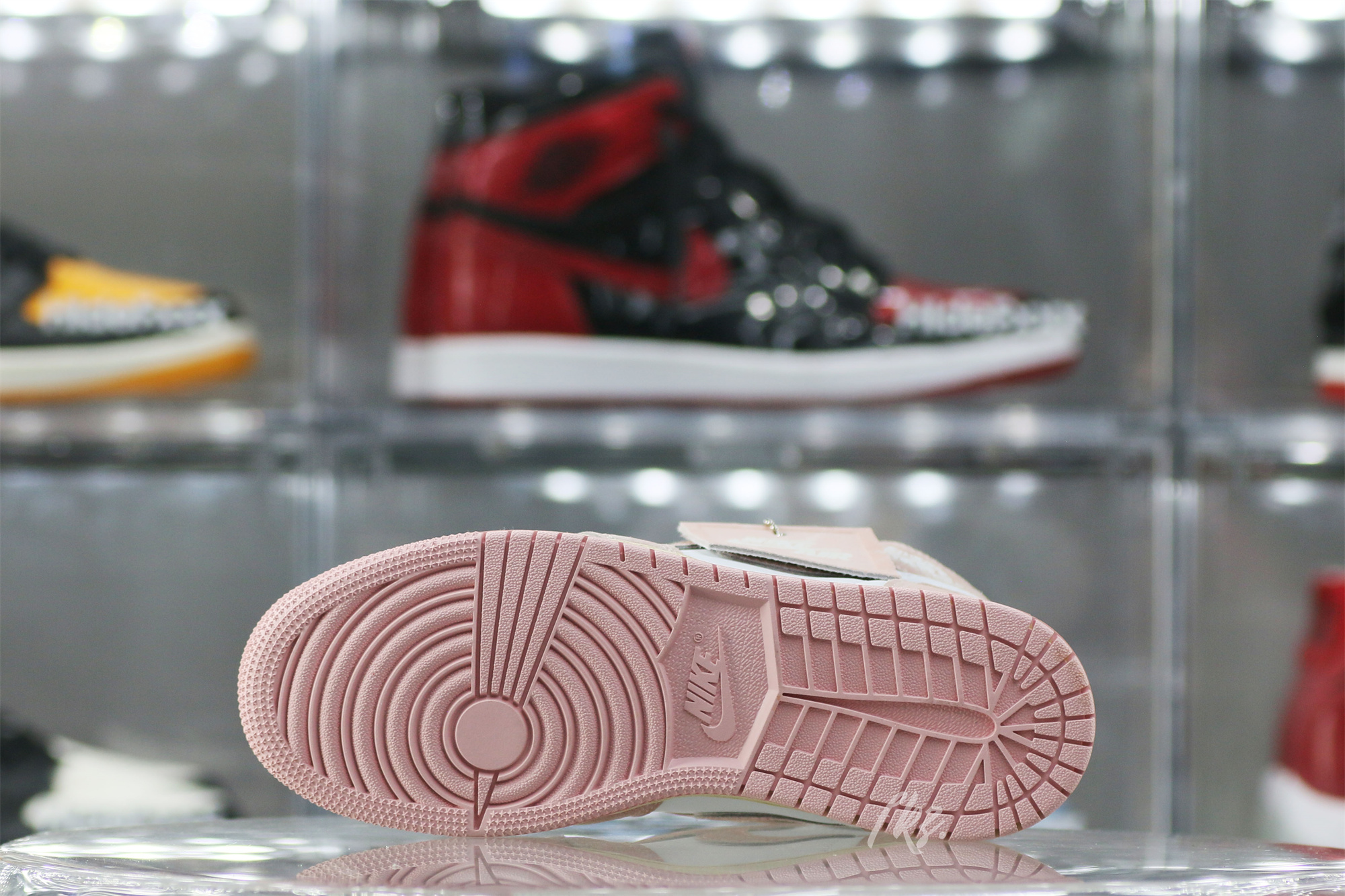 Air Jordan 1 Retro High OG ‘Washed Pink’ Wmns