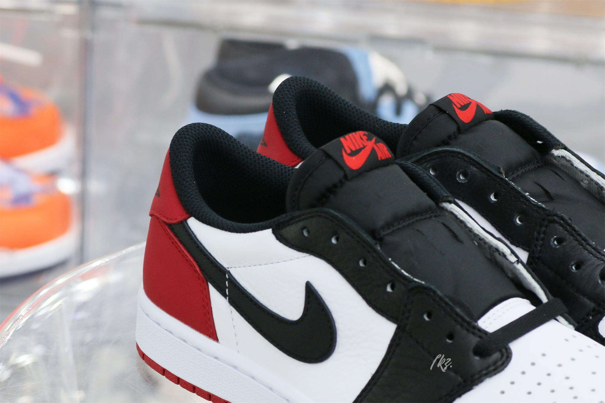 Air Jordan 1 Low OG Black Toe 2023