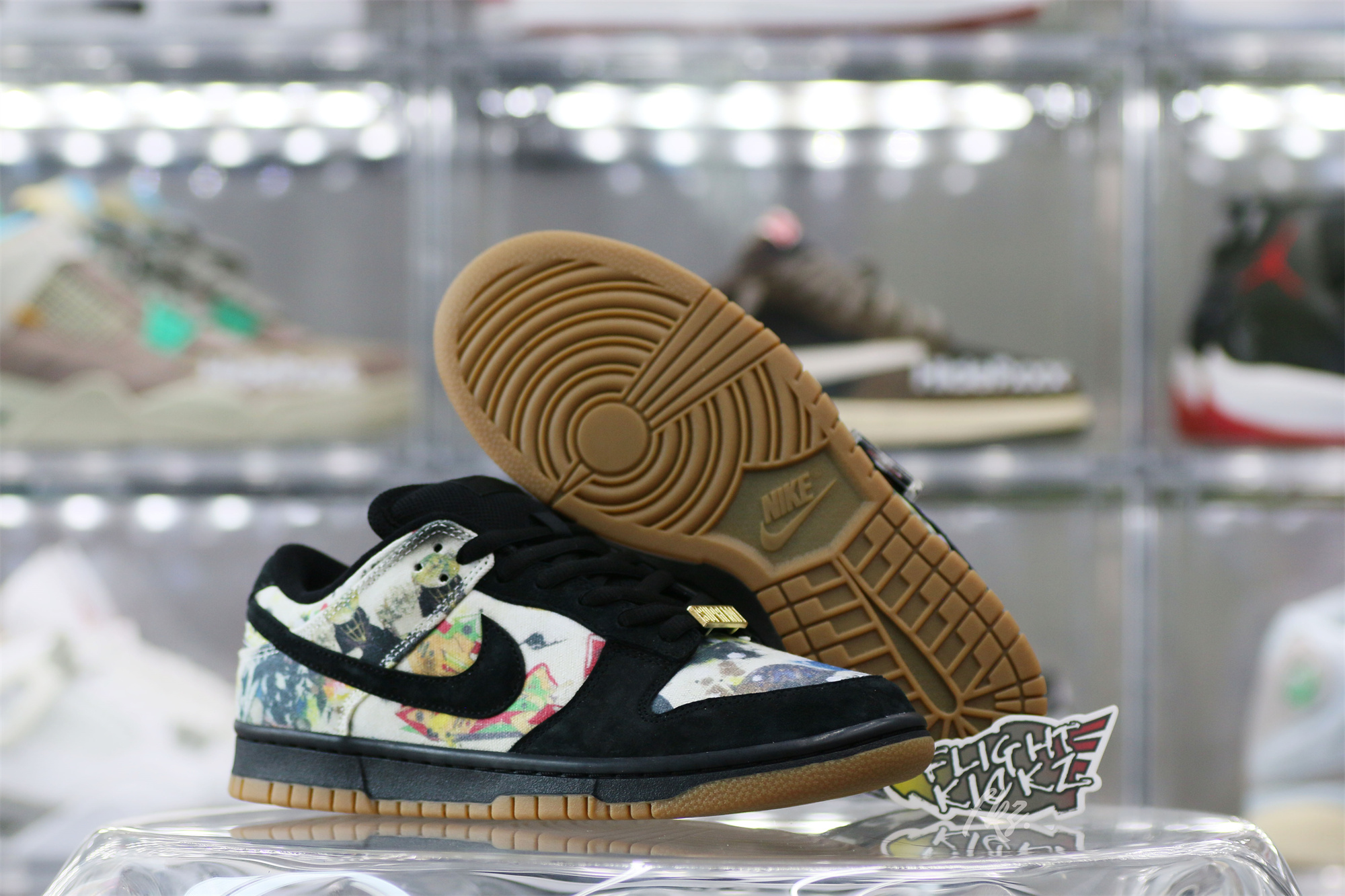 Supreme x Nike SB Dunk Low 2023