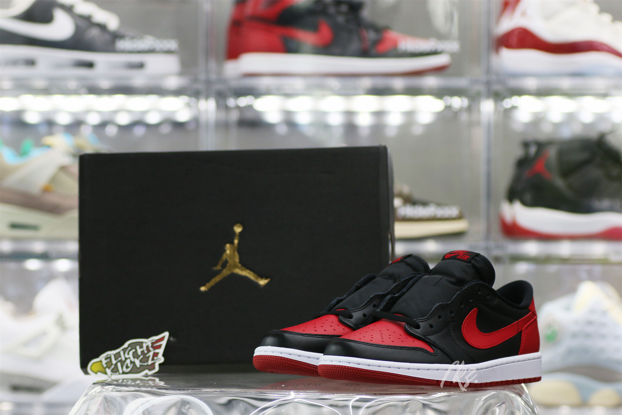 Air Jordan 1 Retro Low Bred 2015