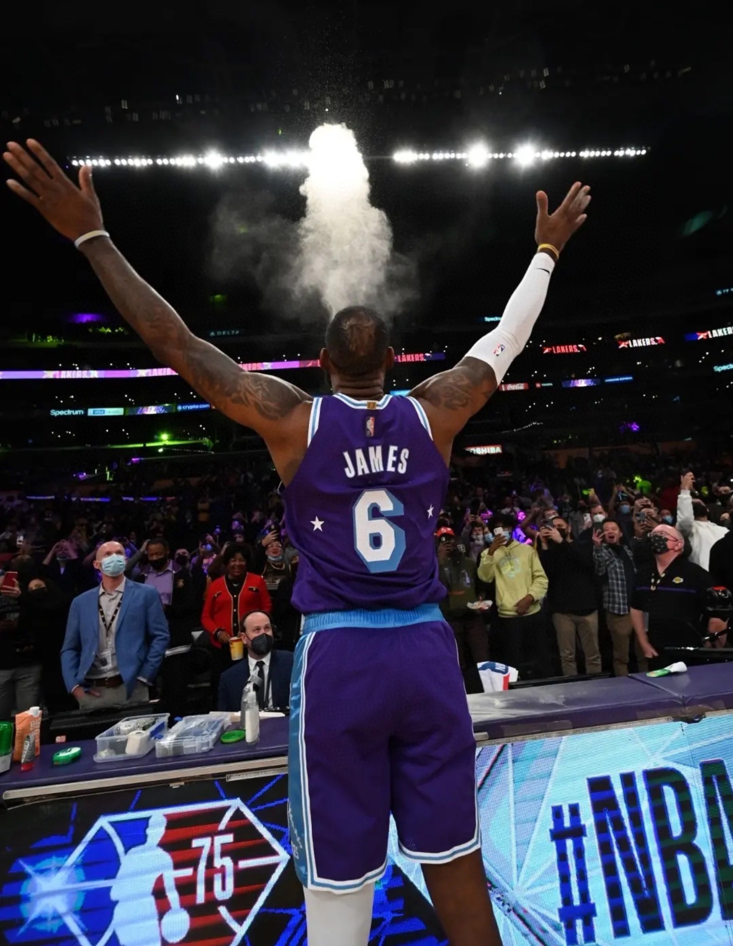 NBA Lakers James James No. 6 jersey