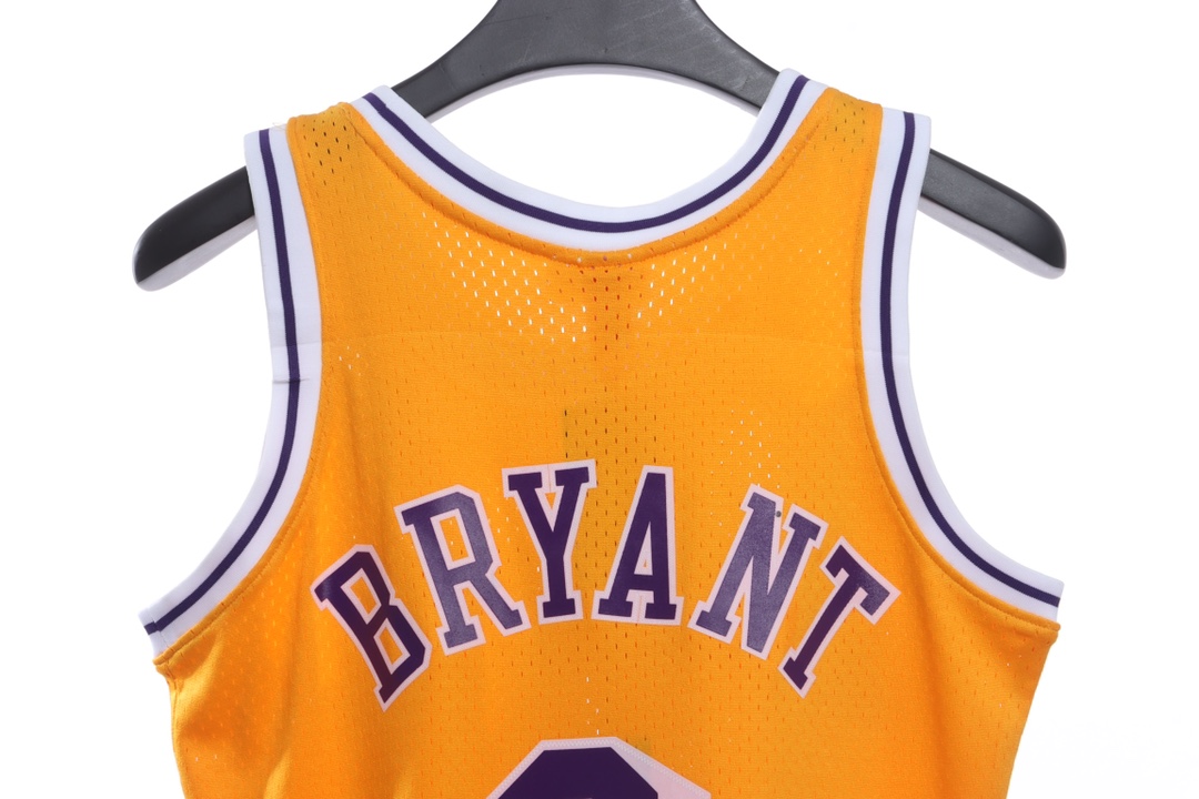 Lakers jersey No. 8