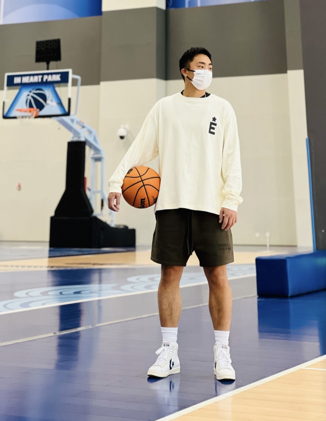 Essenti@ls Flocked alphabet shorts