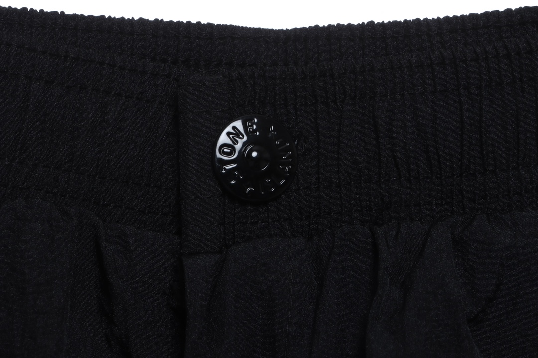 Stone island metal nylon small standard shorts