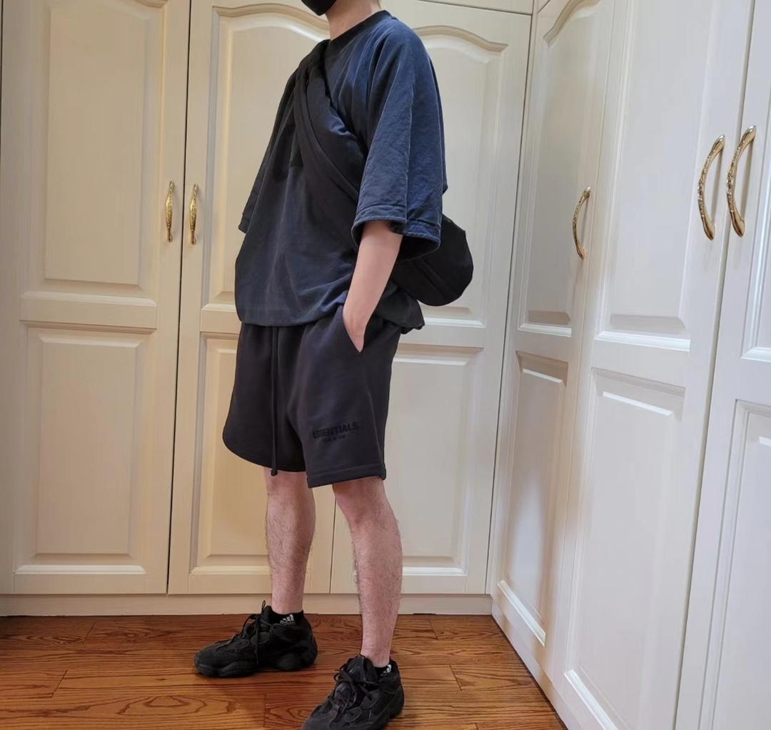 FOG Eighth Season Flocked Print Letter Shorts