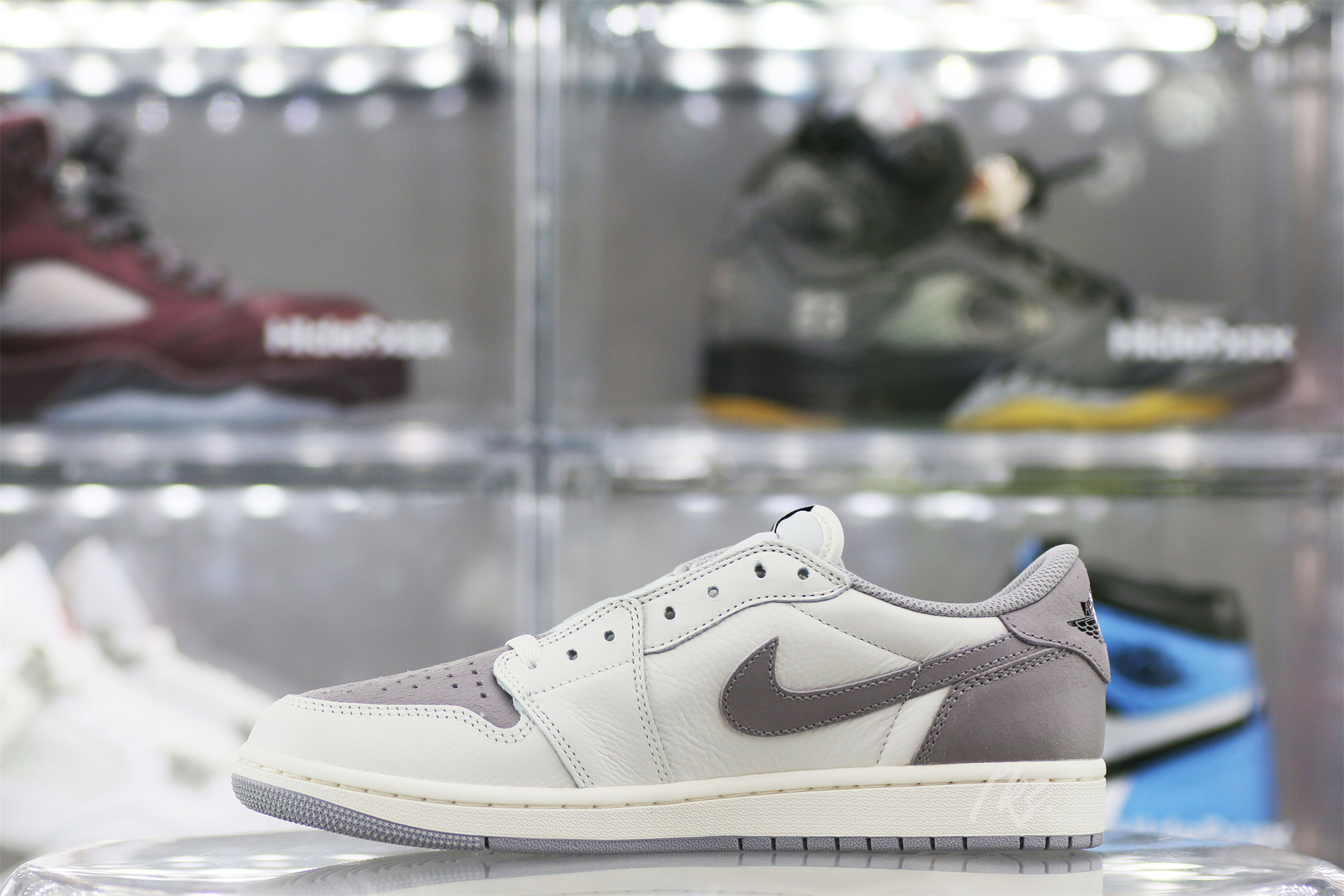 Air Jordan 1 Low OG Atmosphere Grey 2023