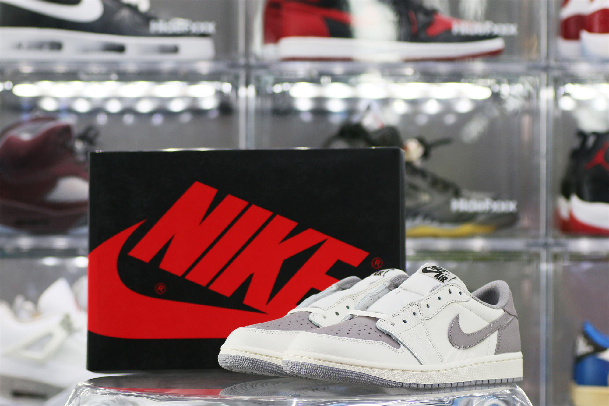 Air Jordan 1 Low OG Atmosphere Grey 2023