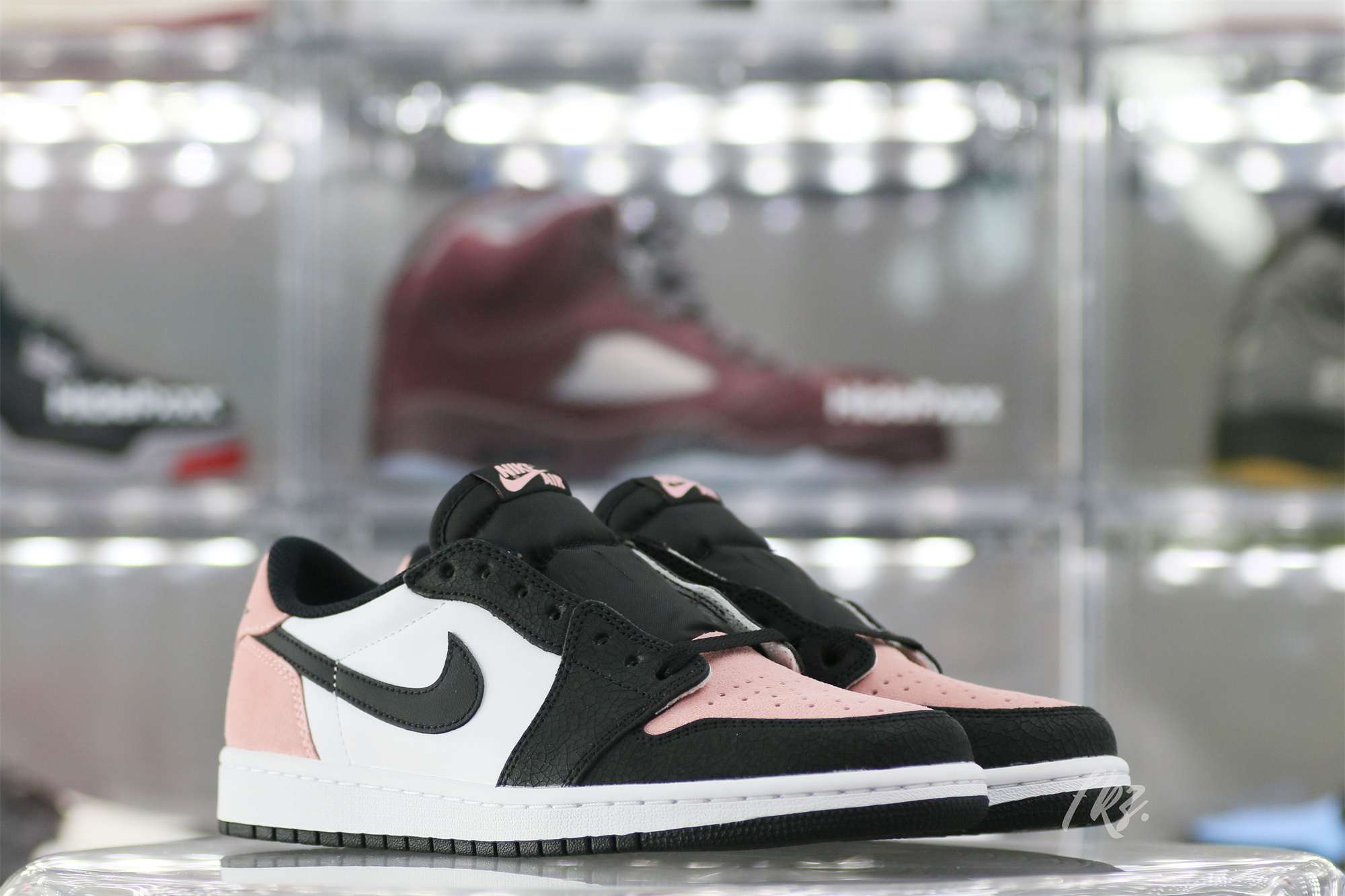 Air Jordan 1 Retro Low OG Bleached Coral 2021