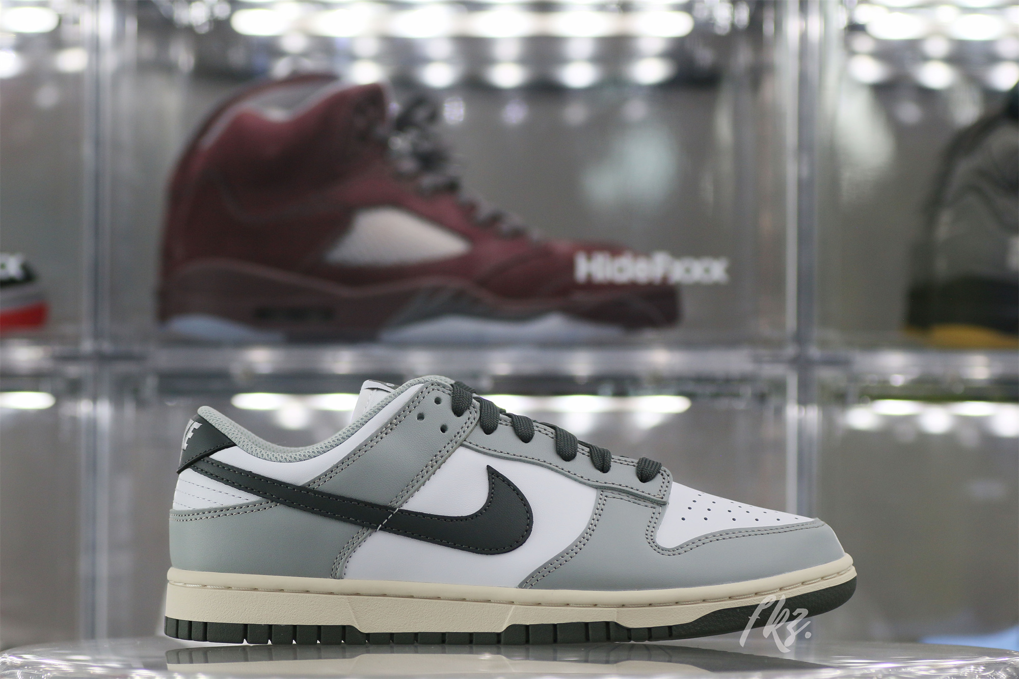 Nike Dunk Low Light Smoke Grey