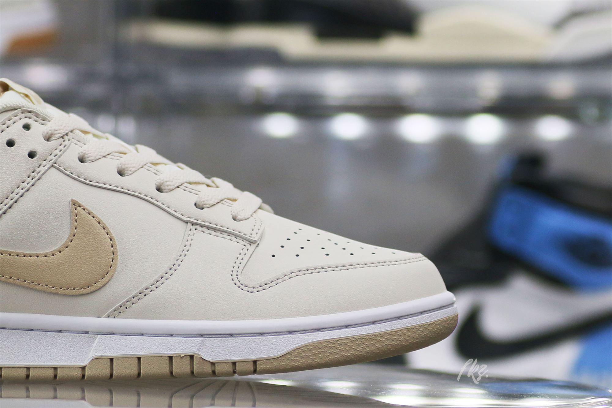 Nike Dunk Low Phantom Sanddrift