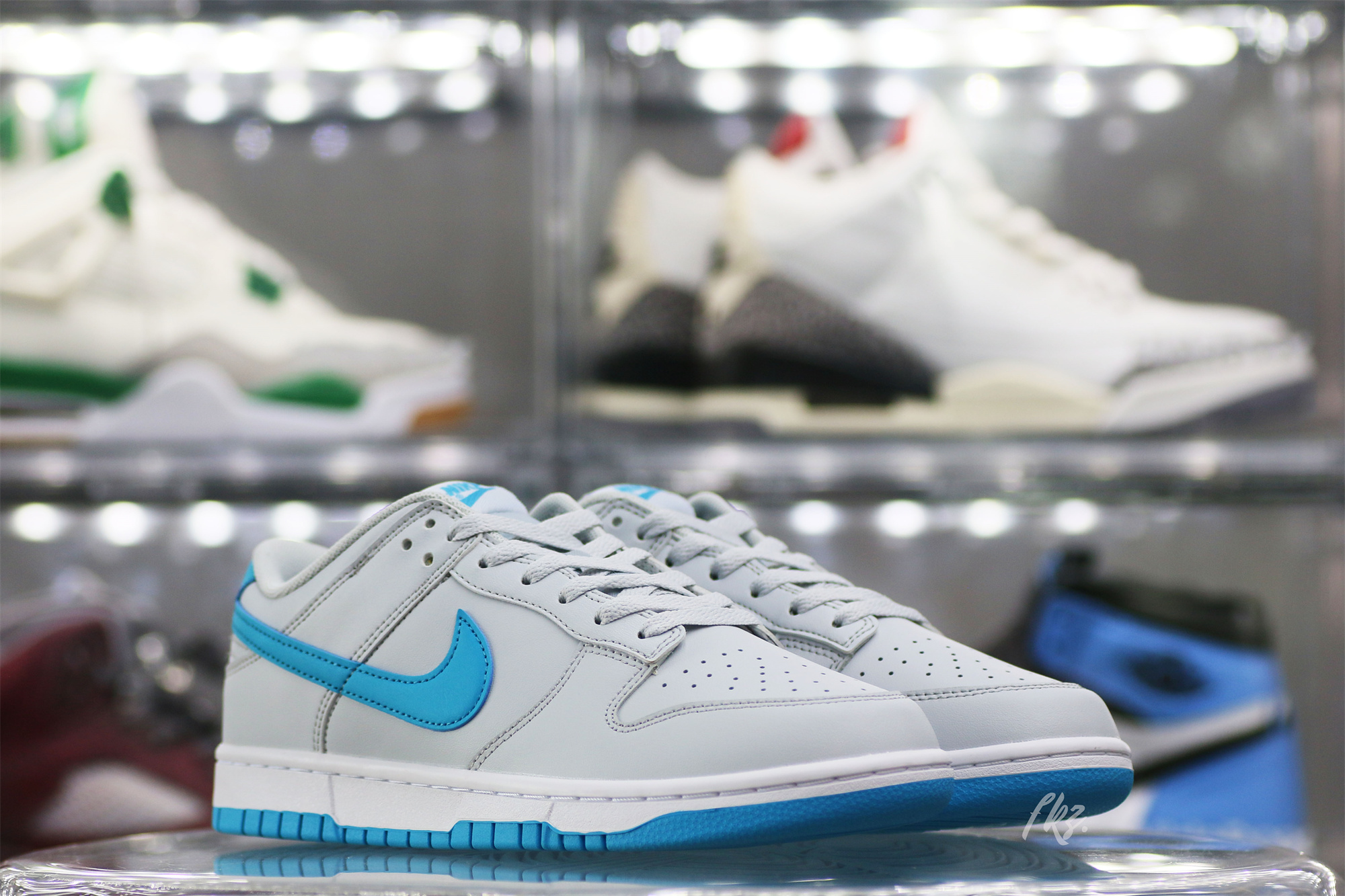 Nike Dunk Low Retro Pure Platinum Blue Lightning