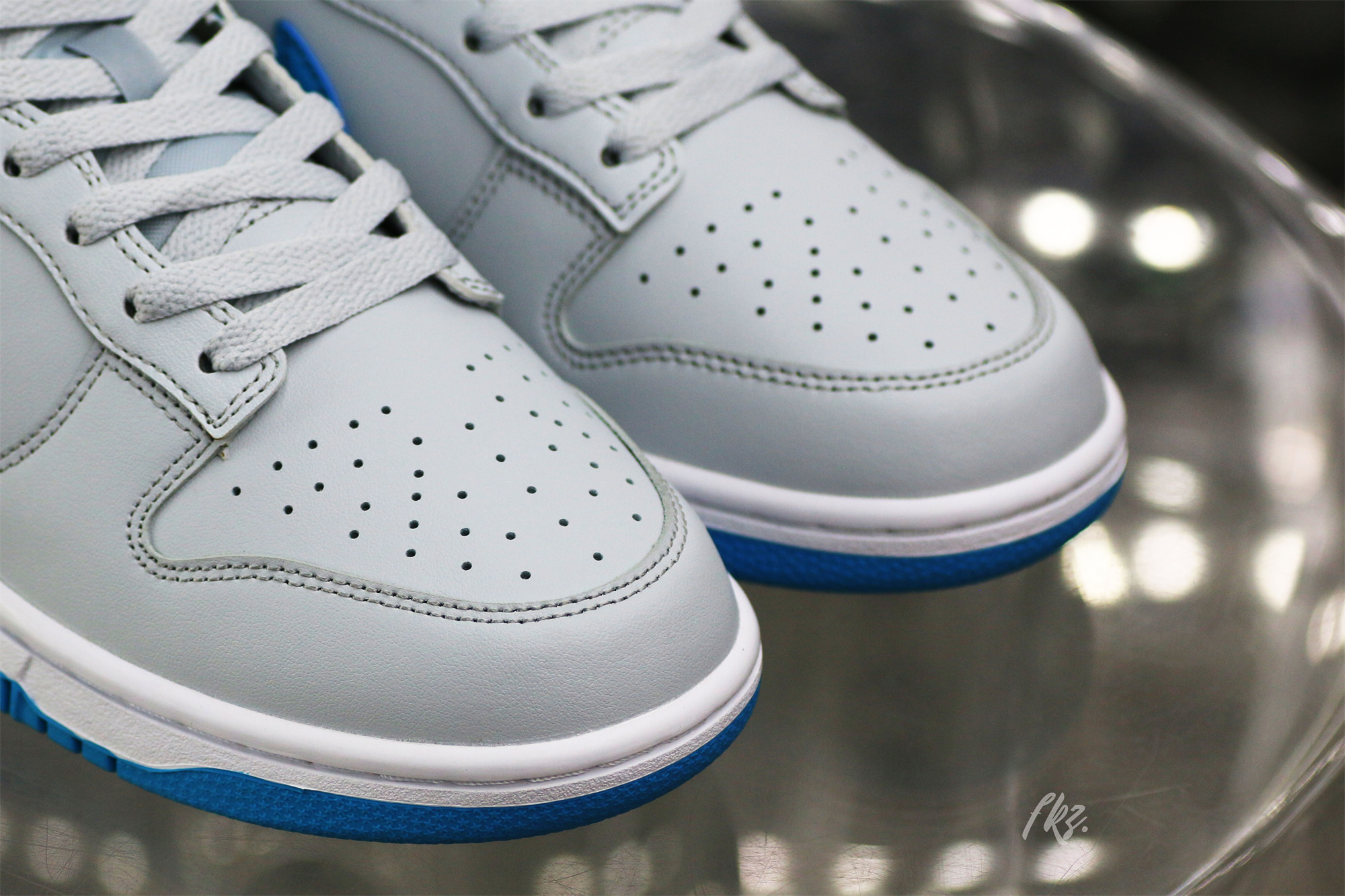 Nike Dunk Low Retro Pure Platinum Blue Lightning