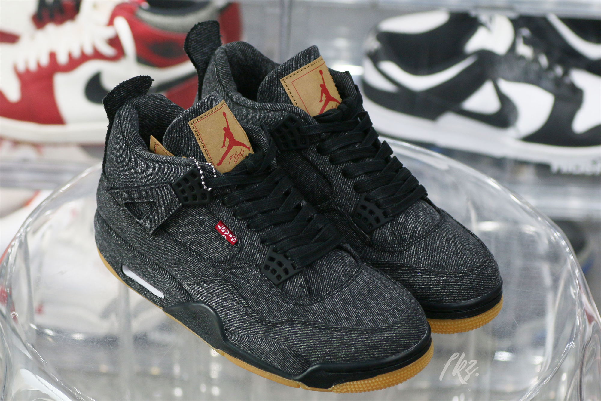 Air Jordan 4 Retro Levi’s Black (Levi’s Tag)