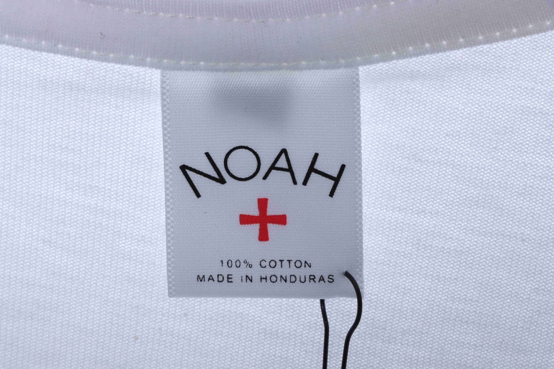 NOAH cross print letter short sleeve