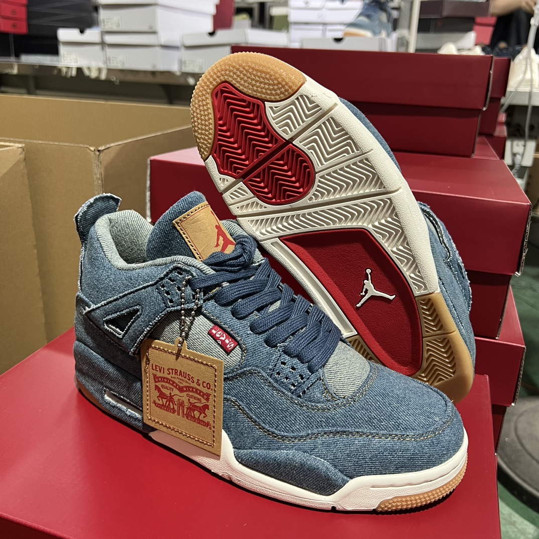 Air Jordan 4 Retro Levi’s Denim (Levi’s Tag)