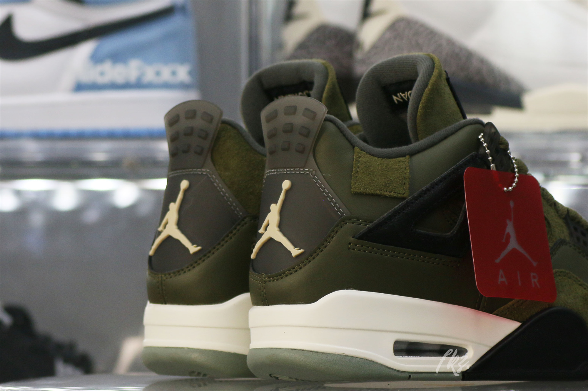 Air Jordan 4 Retro SE Craft Medium Olive (LN5 A1)