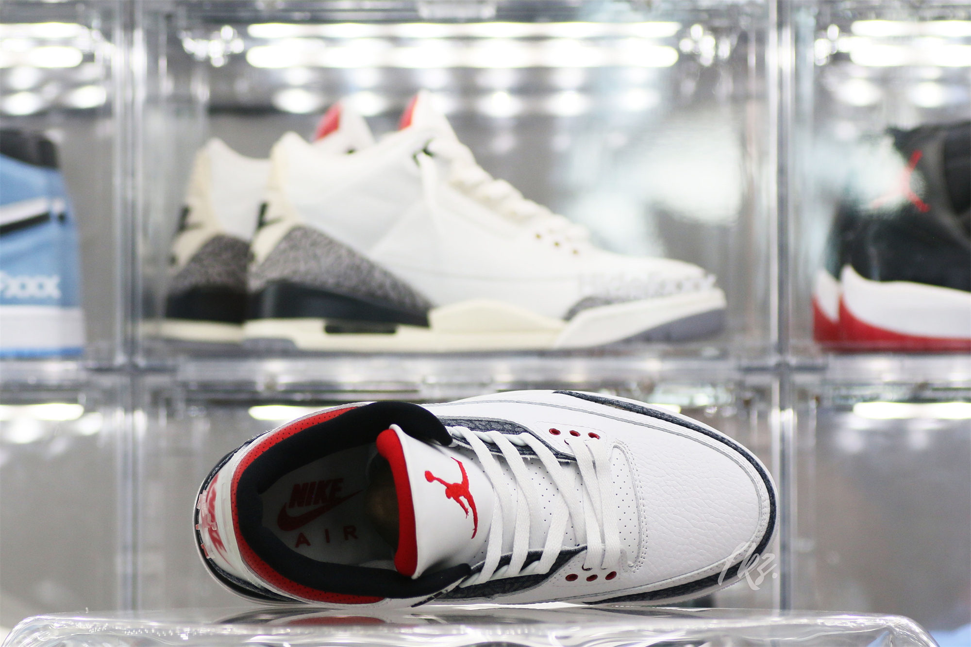 Jordan 3 Retro SE Fire Red Denim 2020