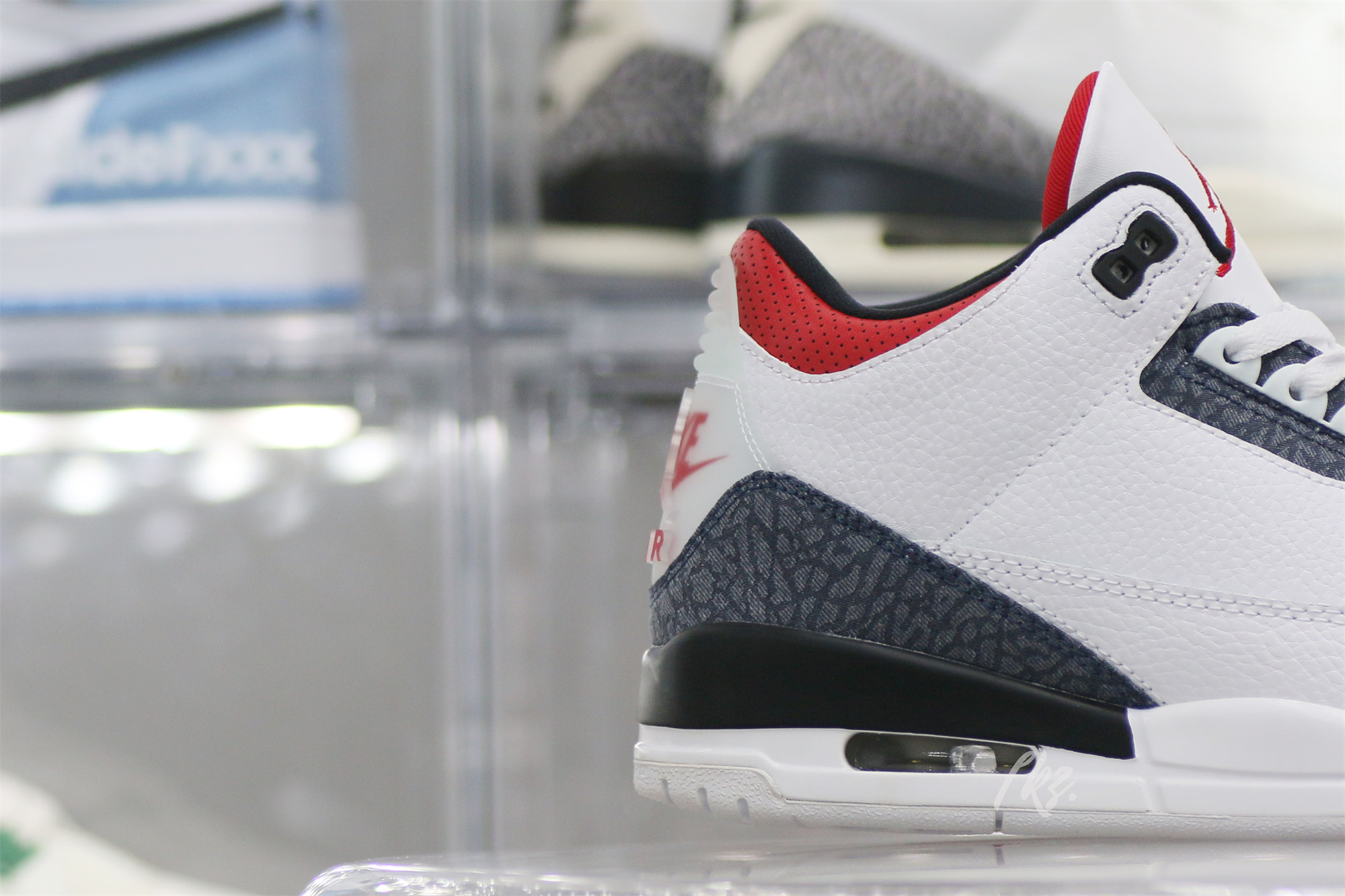 Jordan 3 Retro SE Fire Red Denim 2020