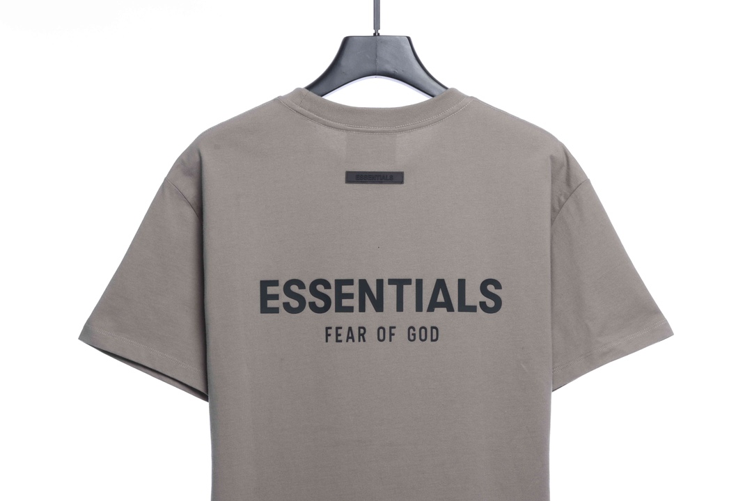 Essentials back silicone letter short sleeve