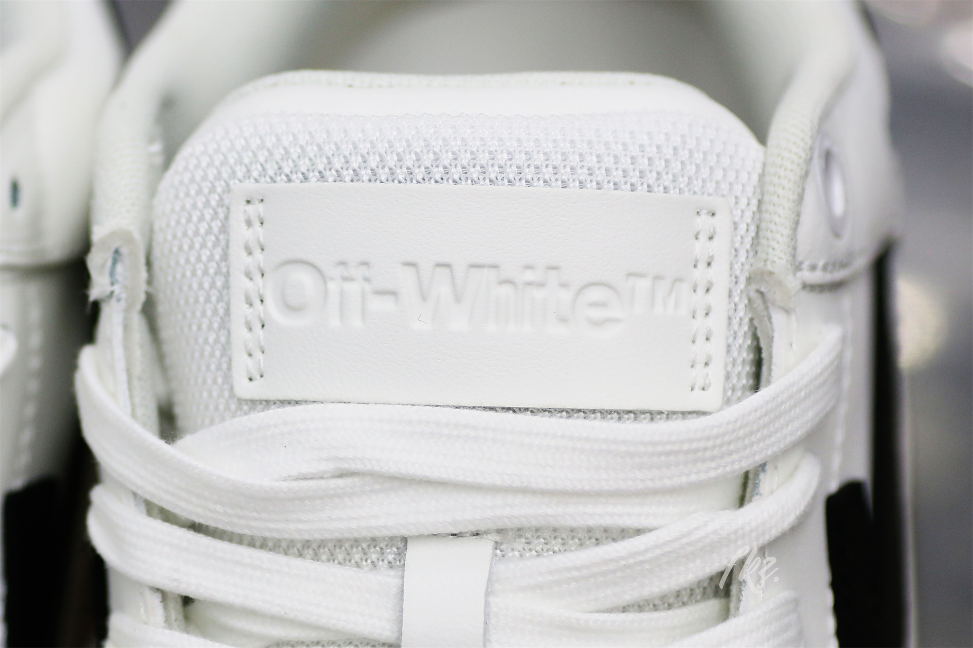 OFF-WHITE White & Black ‘Out Of Office’ Sneakers