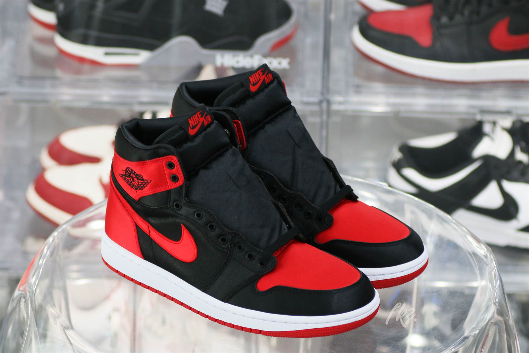 Jordan 1 Retro Satin Bred/Banned 2023 (LN5 A1)