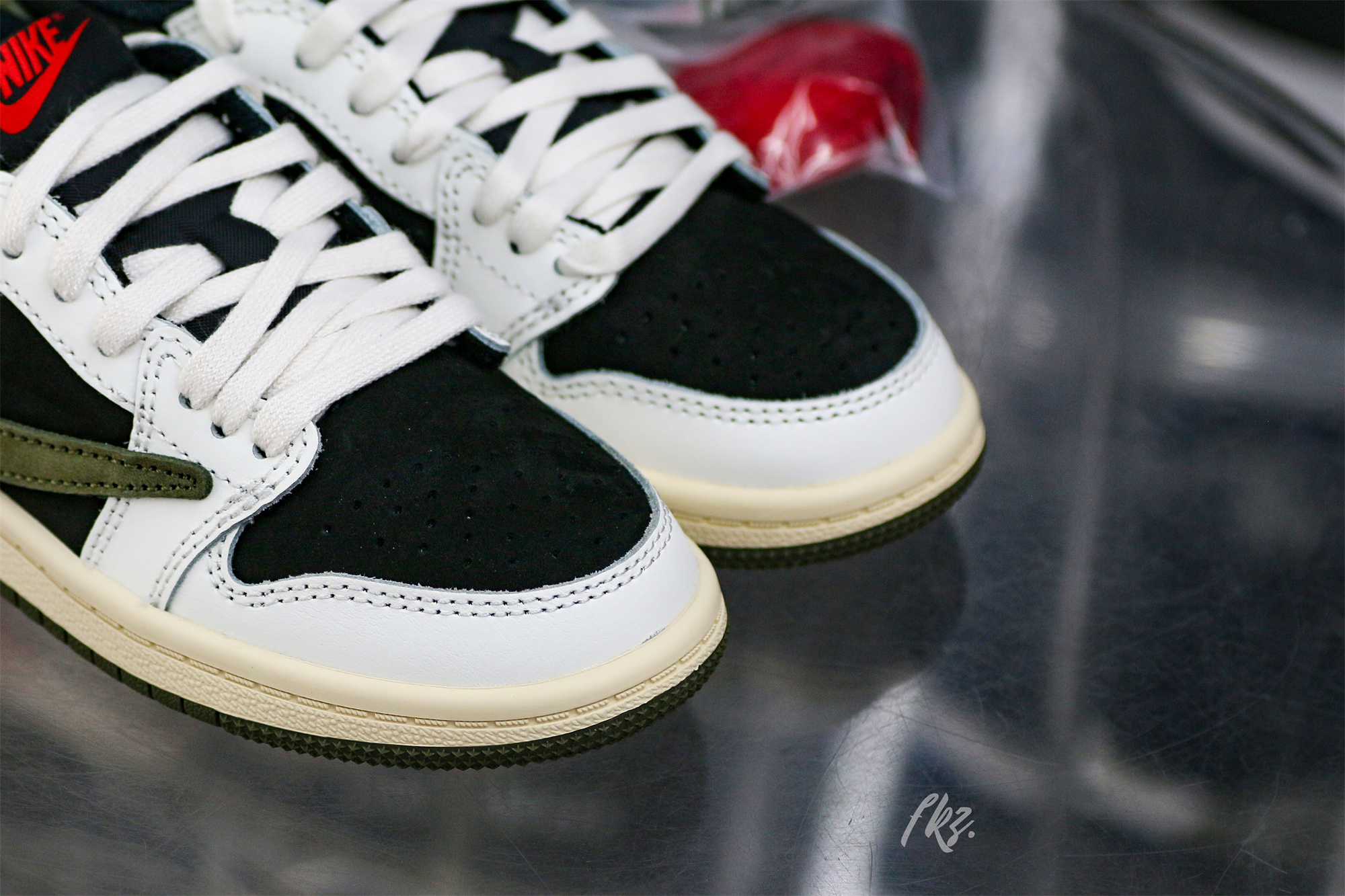 Travis Scott x Jordan 1 Retro Low OG SP Olive Kid (LN5 A1)