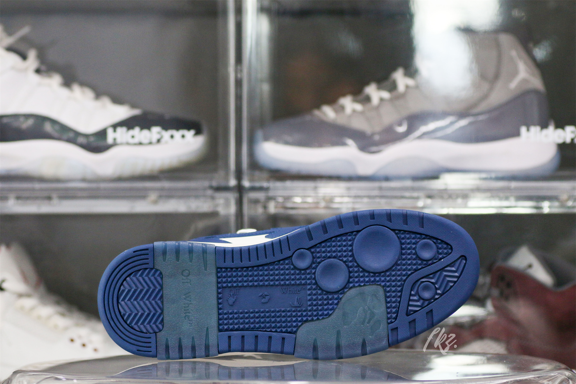 OFF-WHITE White & Navy Out Of Office Sneakers