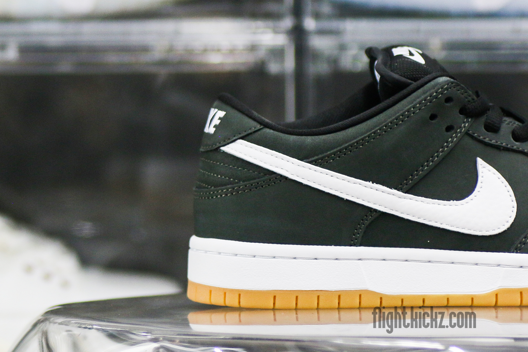 Nike Dunk SB Black Gum 2023